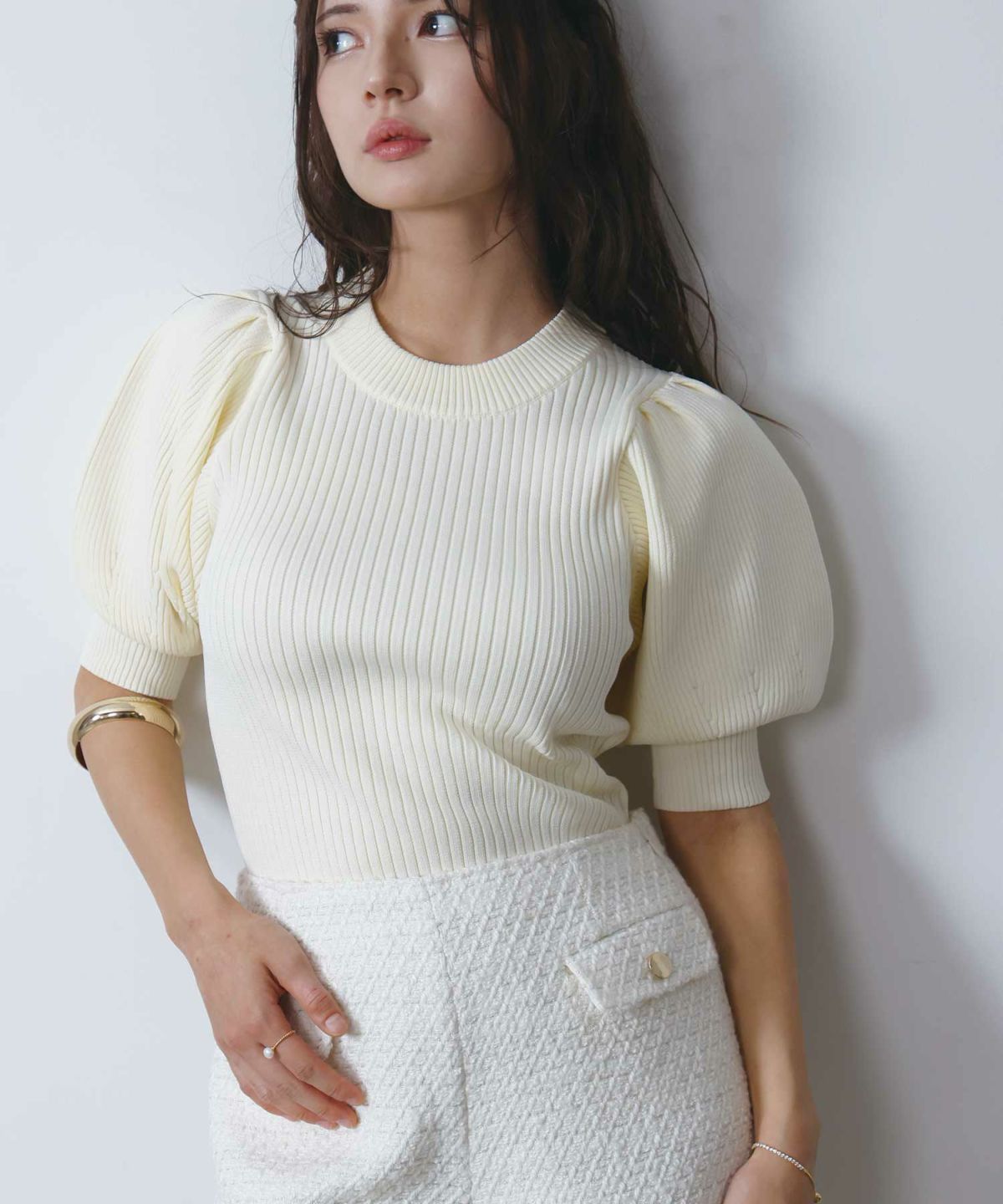 model：H160　着用サイズ：M　アイボリー