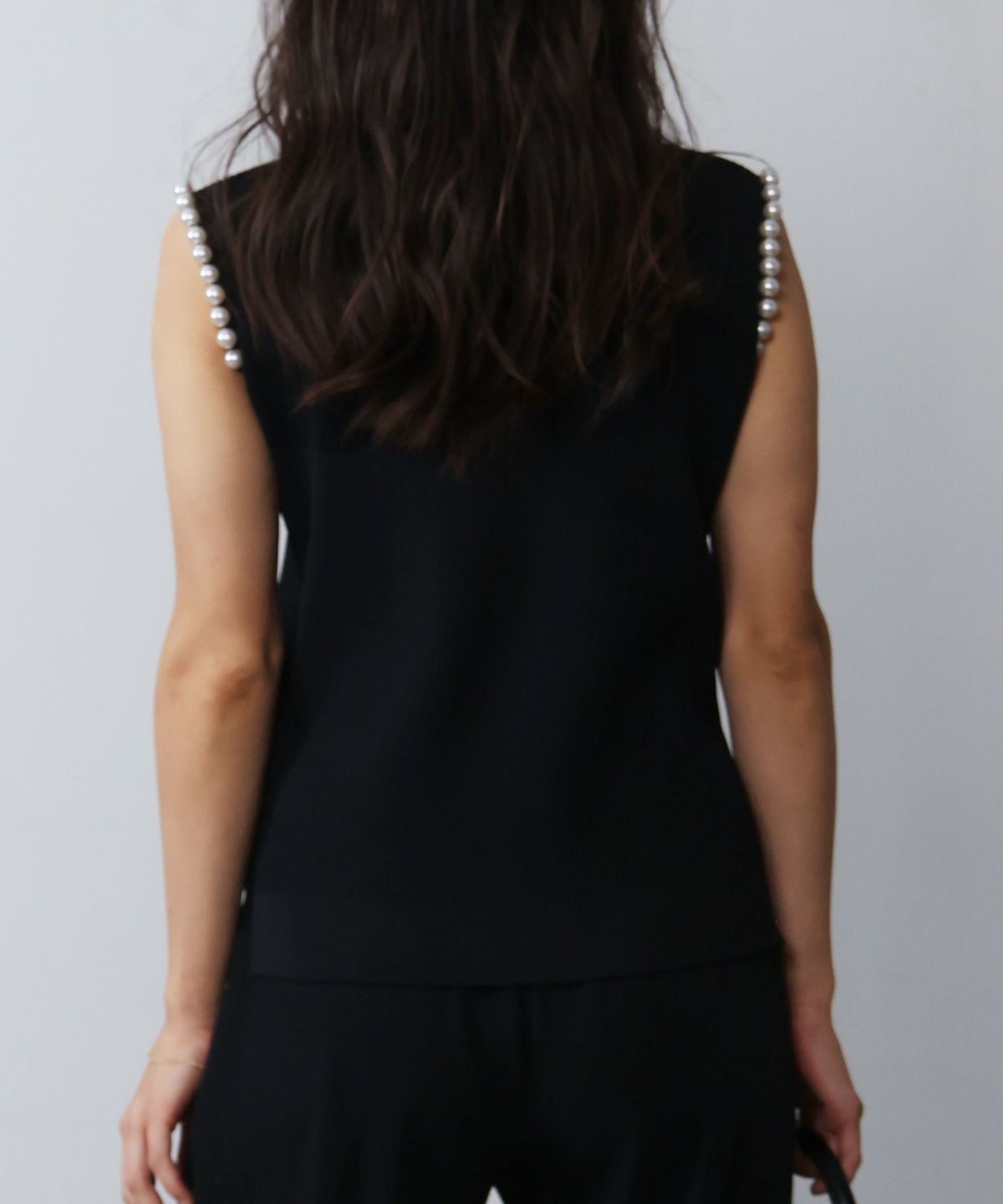 model：H160　着用サイズ：M　ブラック