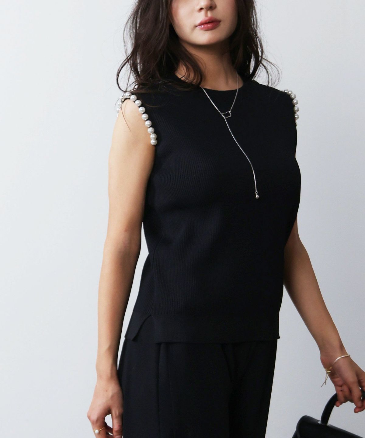 model：H160　着用サイズ：M　ブラック