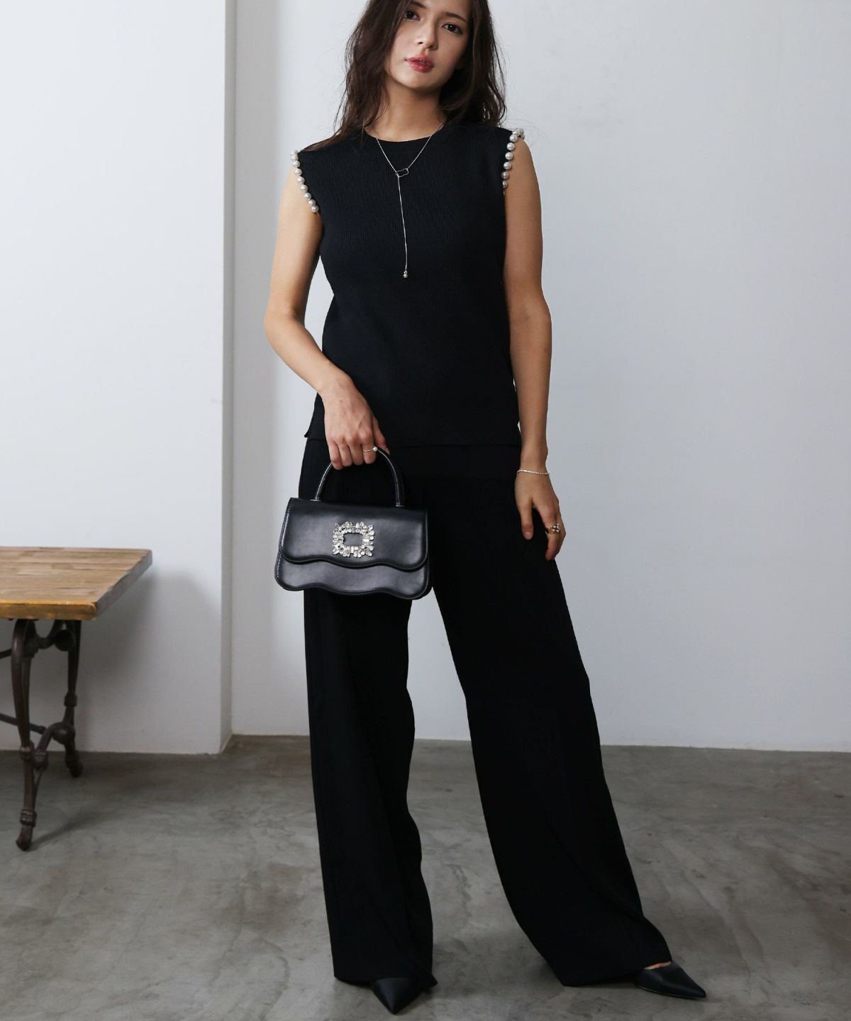 model：H160　着用サイズ：M　ブラック