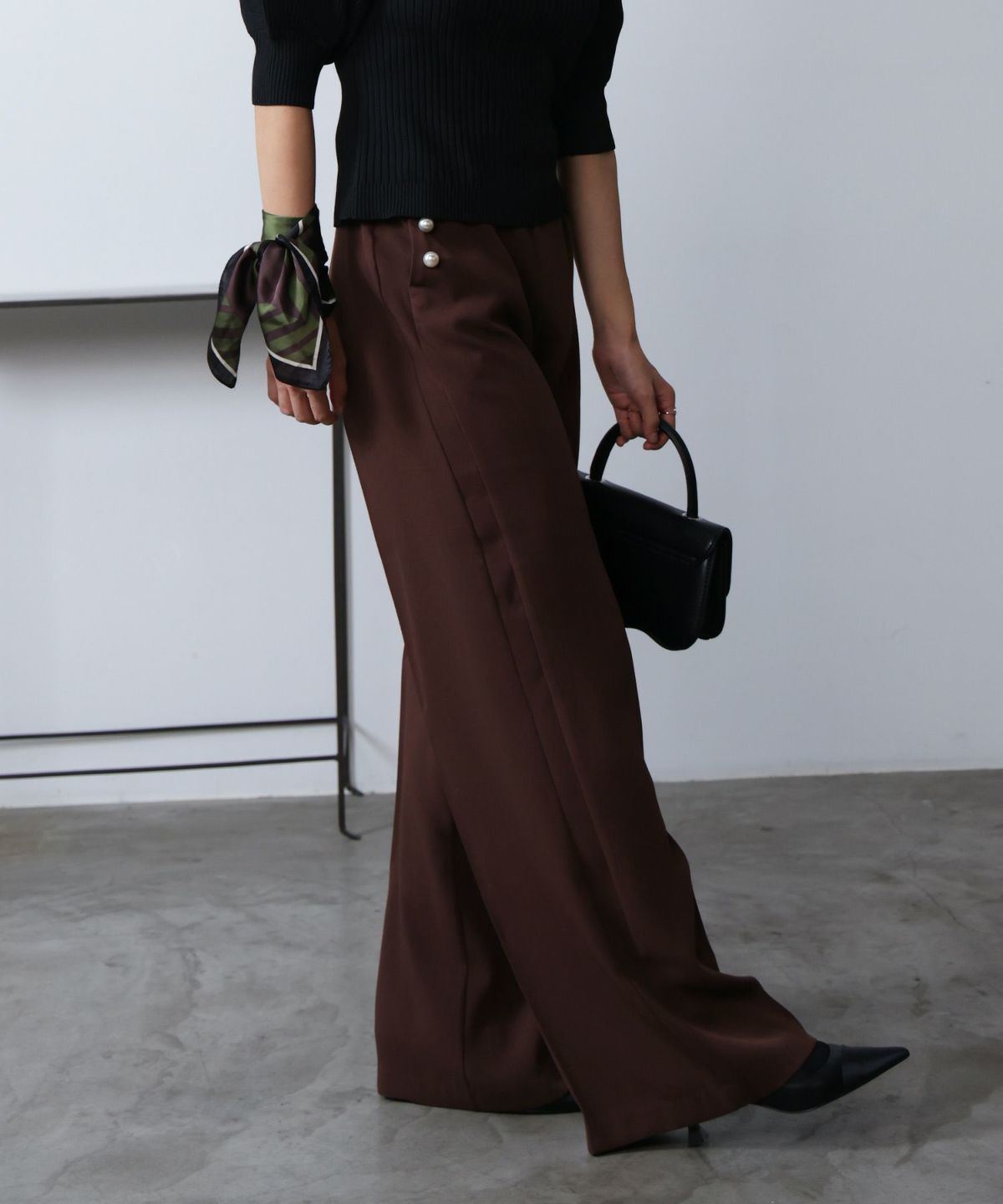 model：H160　着用サイズ：M　ブラウン