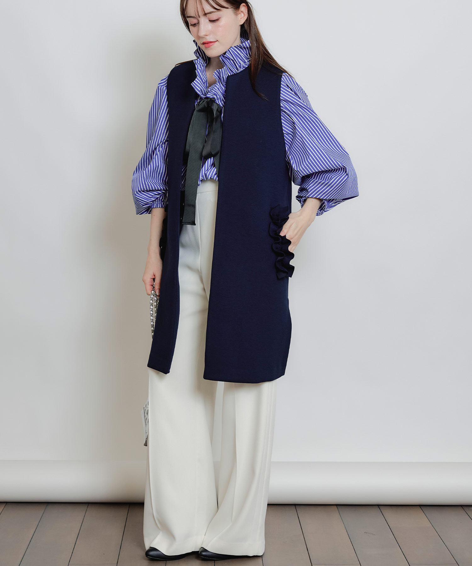 model：H160　着用サイズ：M　オフホワイト