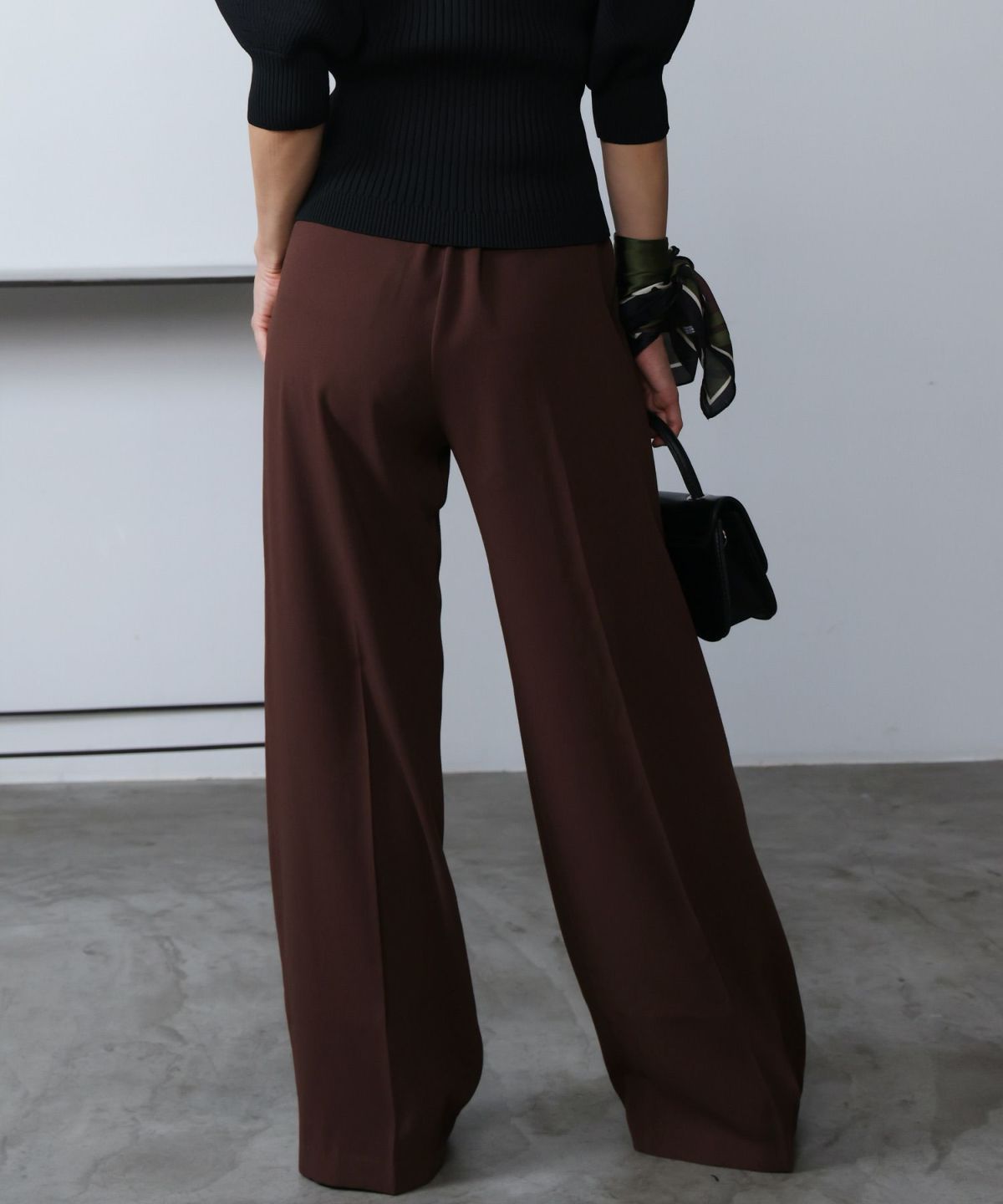 model：H160　着用サイズ：M　ブラウン