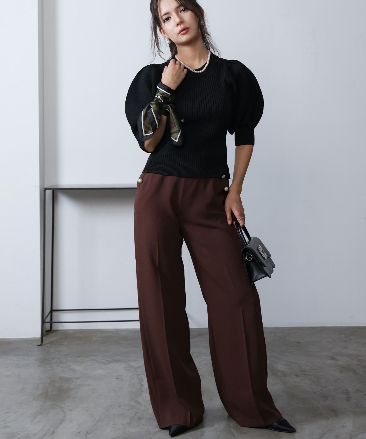 model：H160　着用サイズ：M　ブラウン