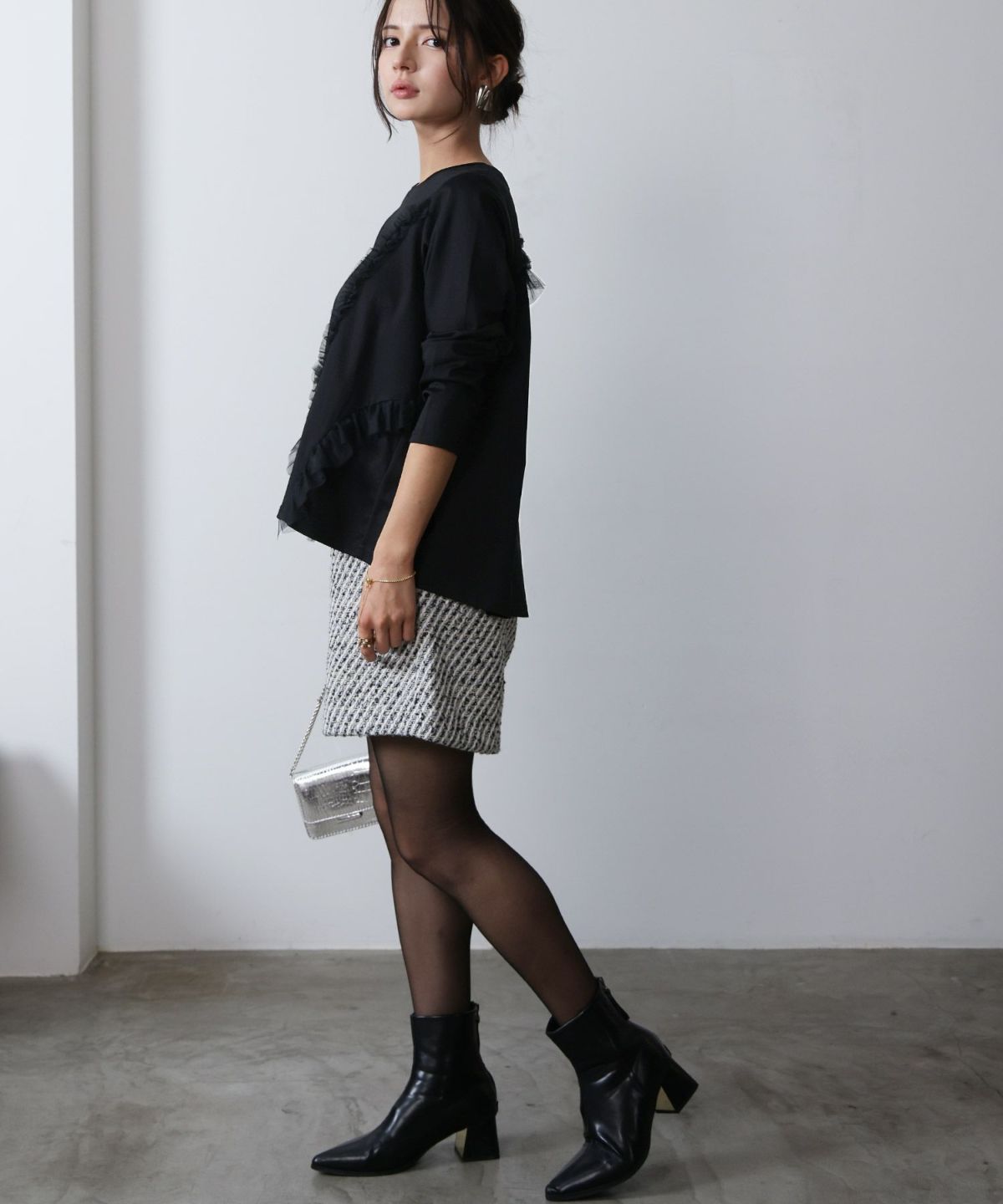 model：H160　着用サイズ：M　ブラック