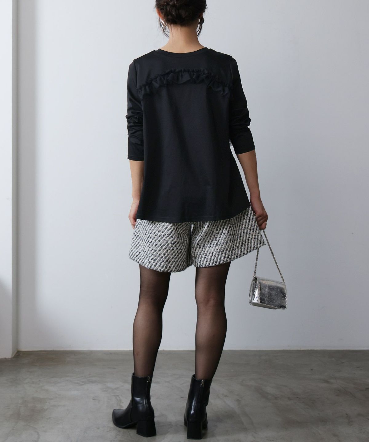 model：H160　着用サイズ：M　ブラック