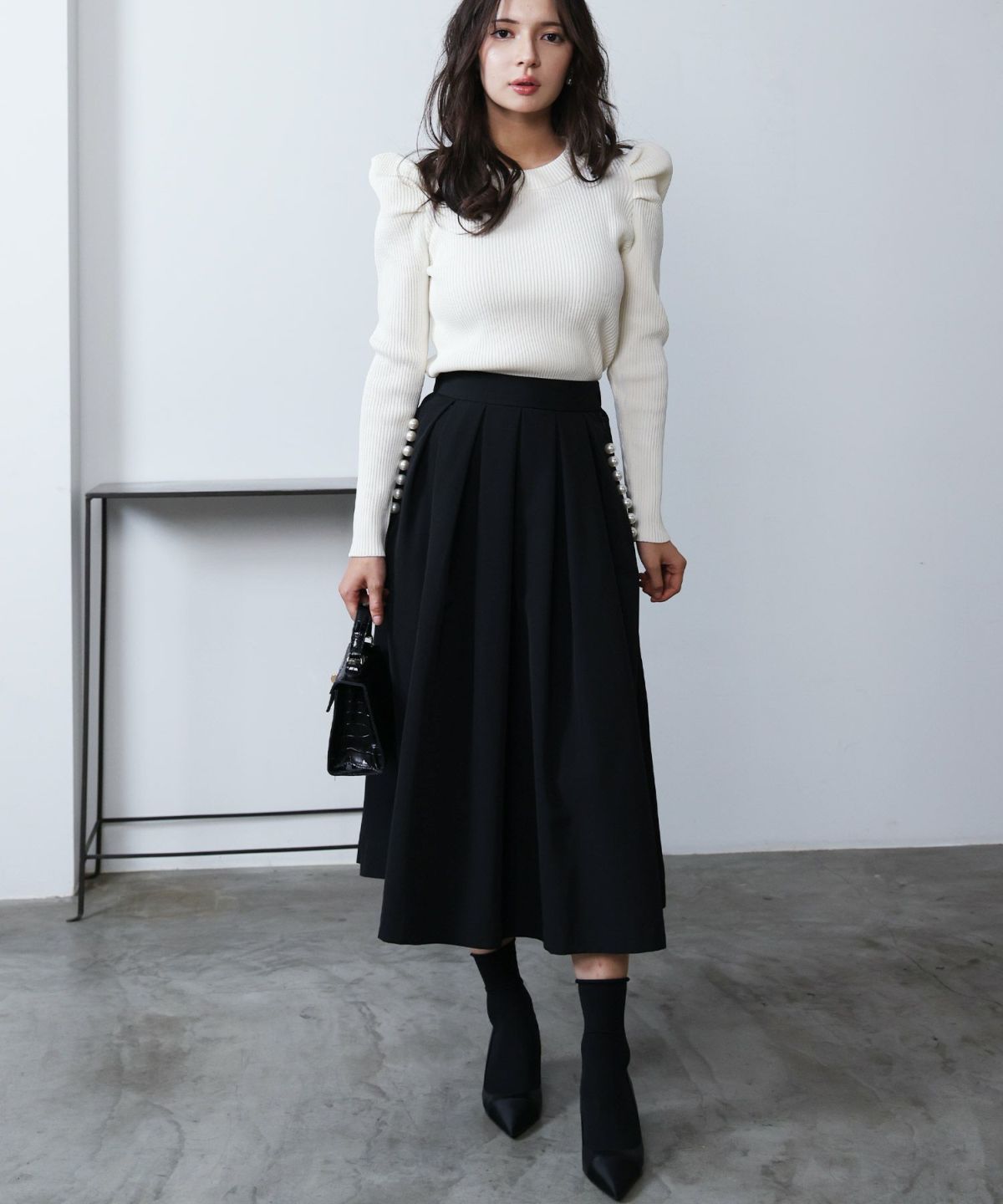 model：H160　着用サイズ：M　オフホワイト