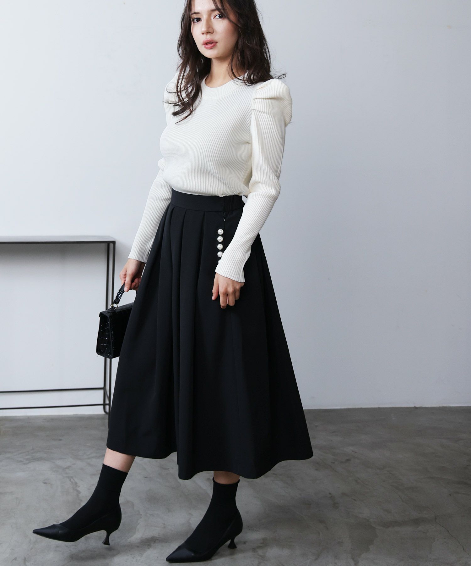 model：H160　着用サイズ：M　オフホワイト
