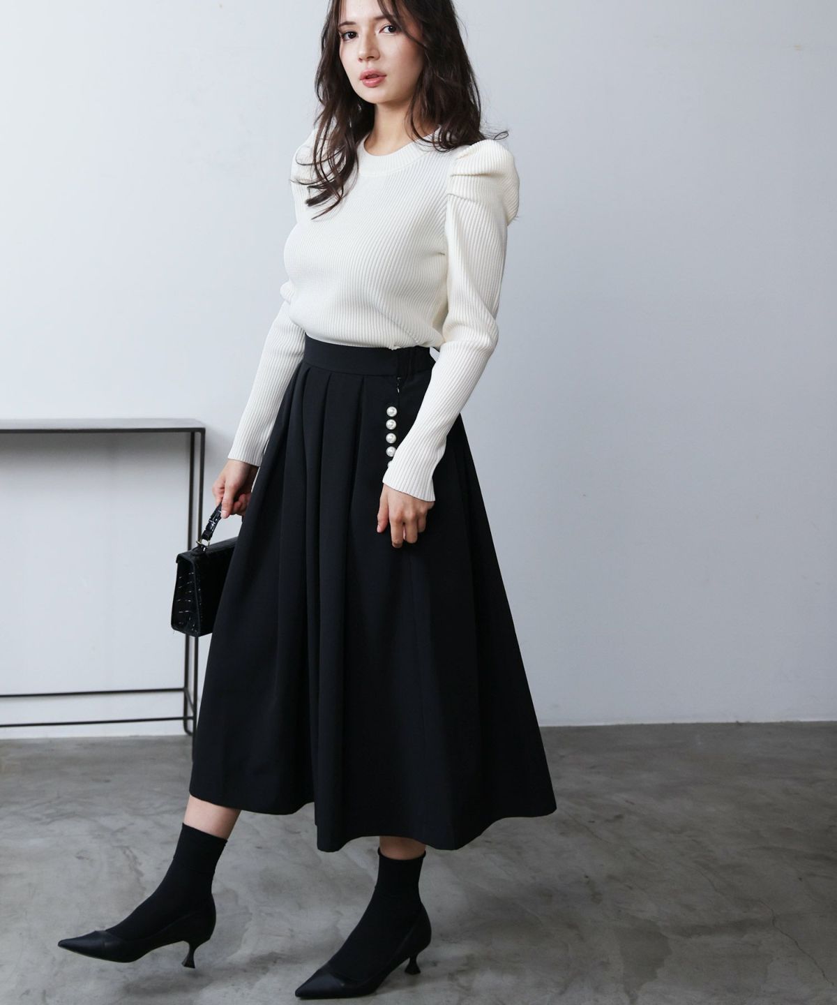 model：H160　着用サイズ：M　オフホワイト