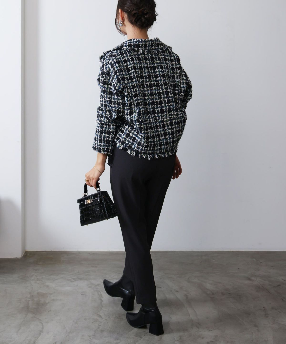 model：H160　着用サイズ：M　ブルー系その他