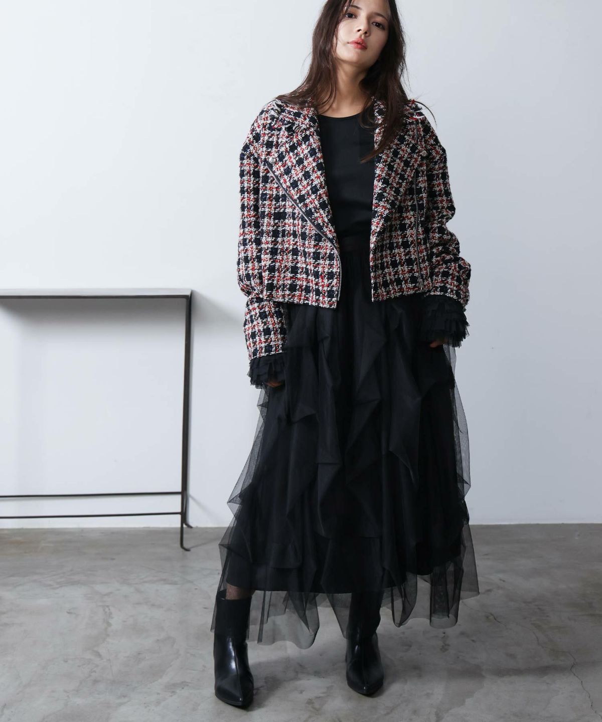 model：H160　着用サイズ：M　レッド系その他