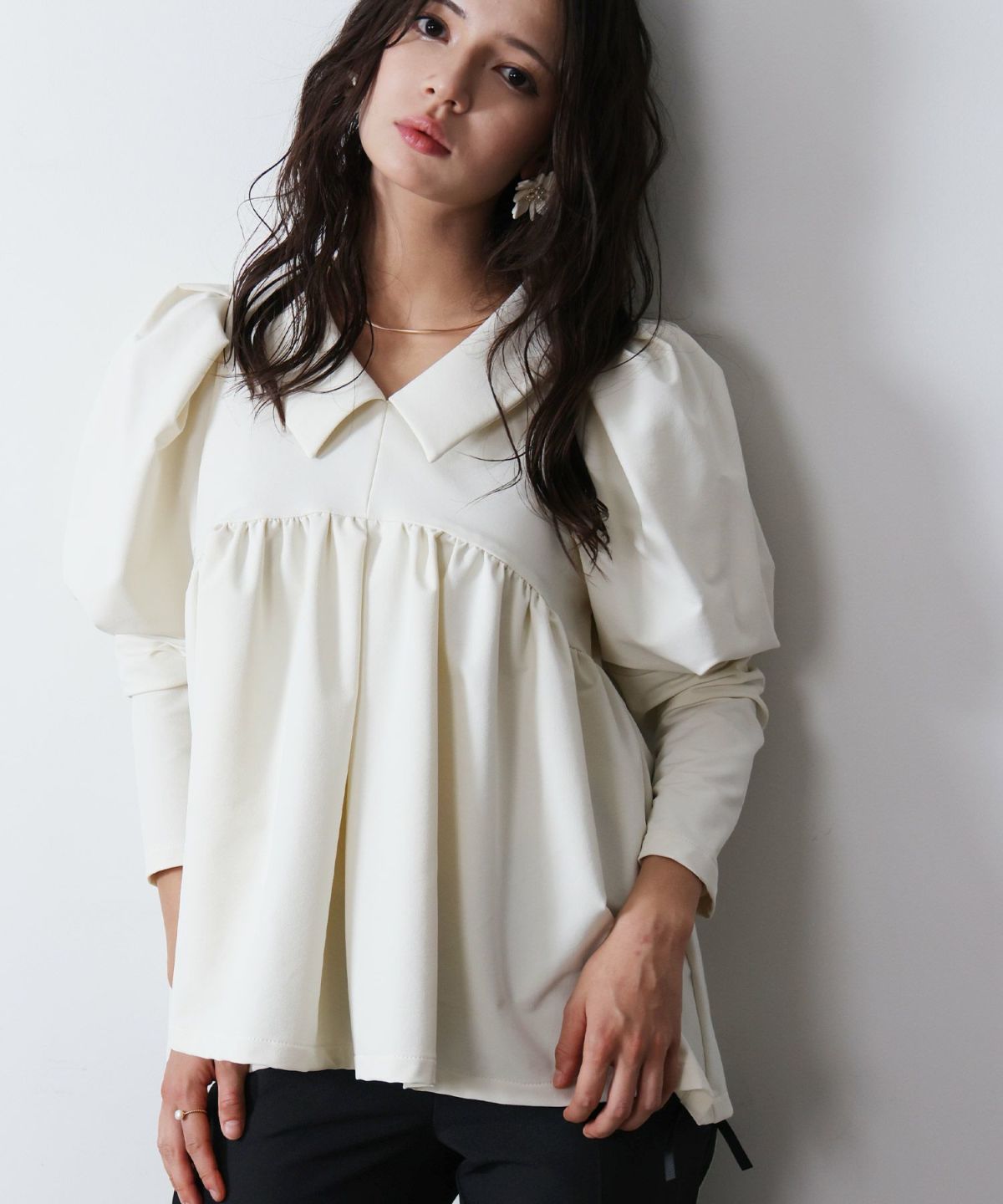 model：H160　着用サイズ：M　アイボリー