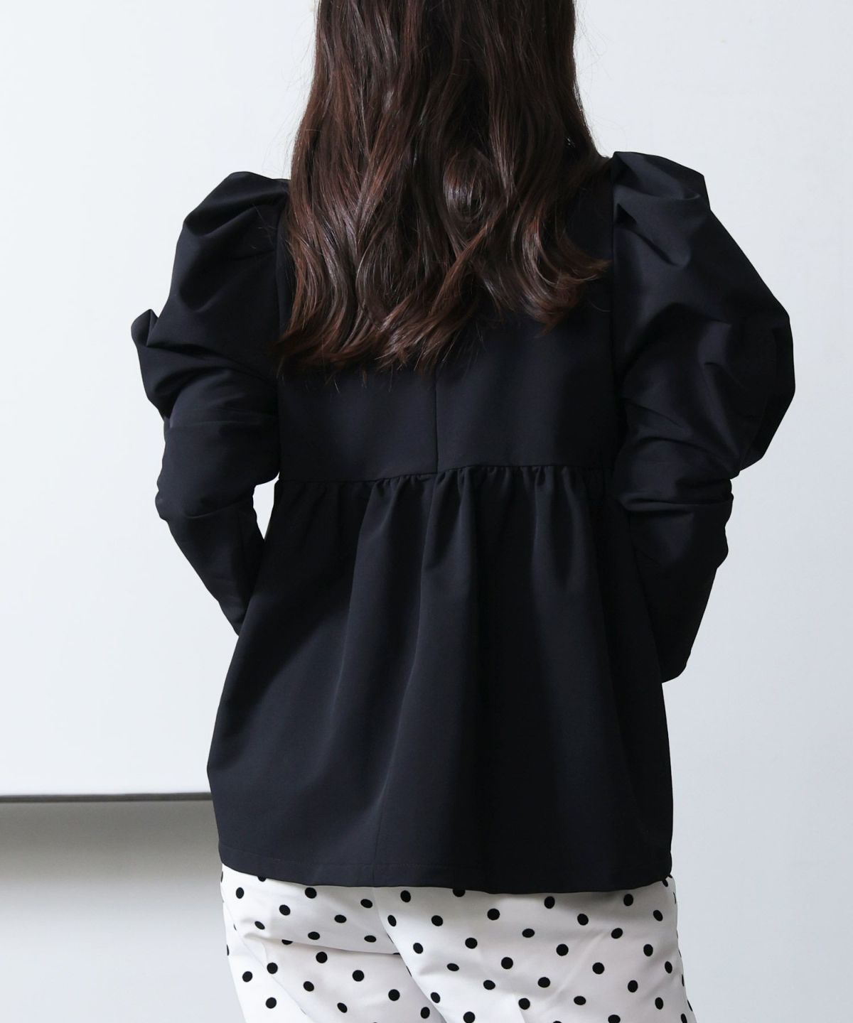 model：H160　着用サイズ：M　ブラック