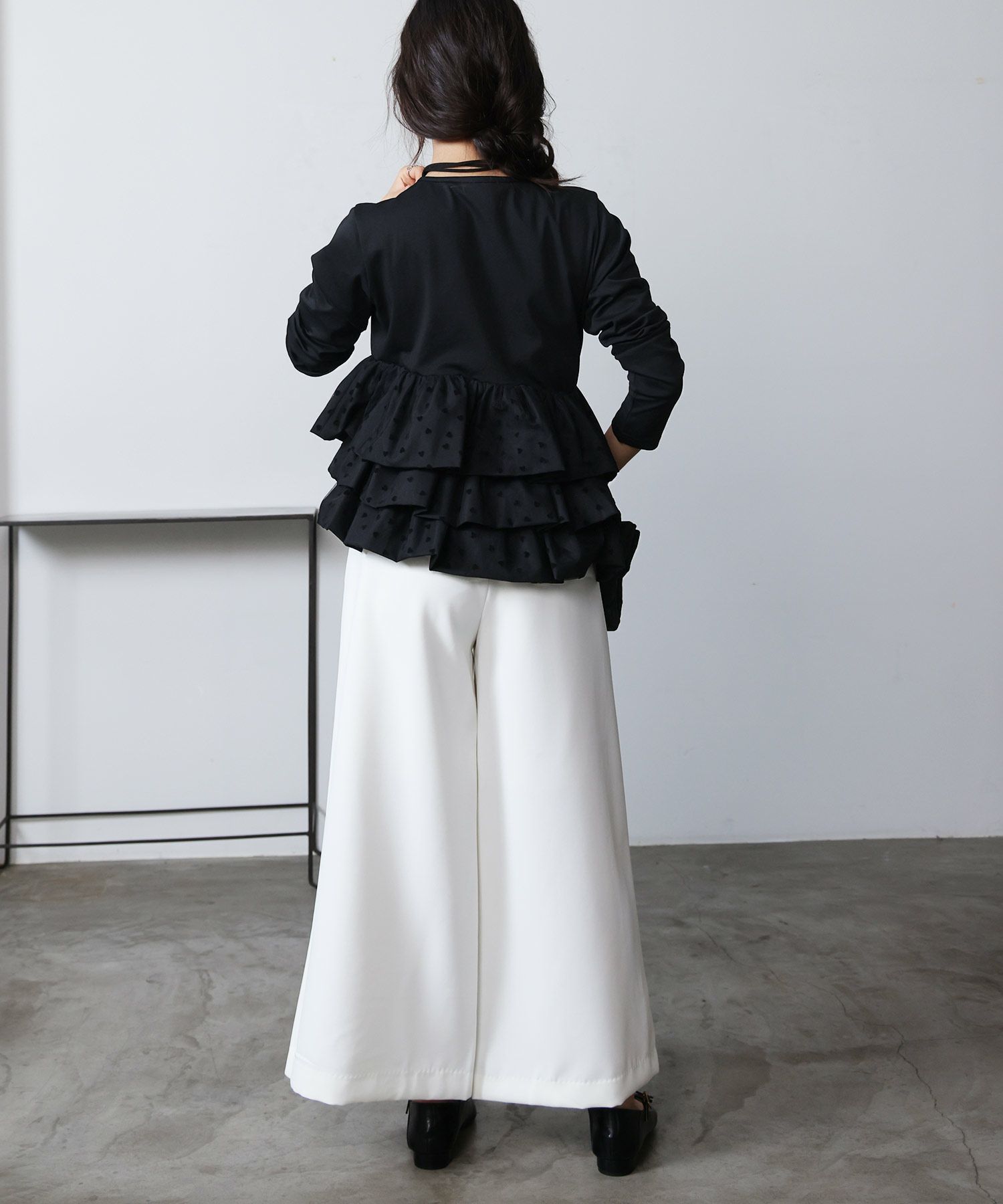 model：H160　着用サイズ：M　ブラック