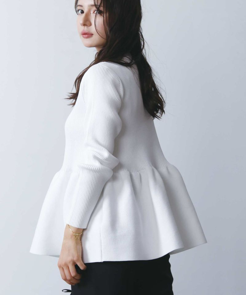 model：H160　着用サイズ：M　オフホワイト