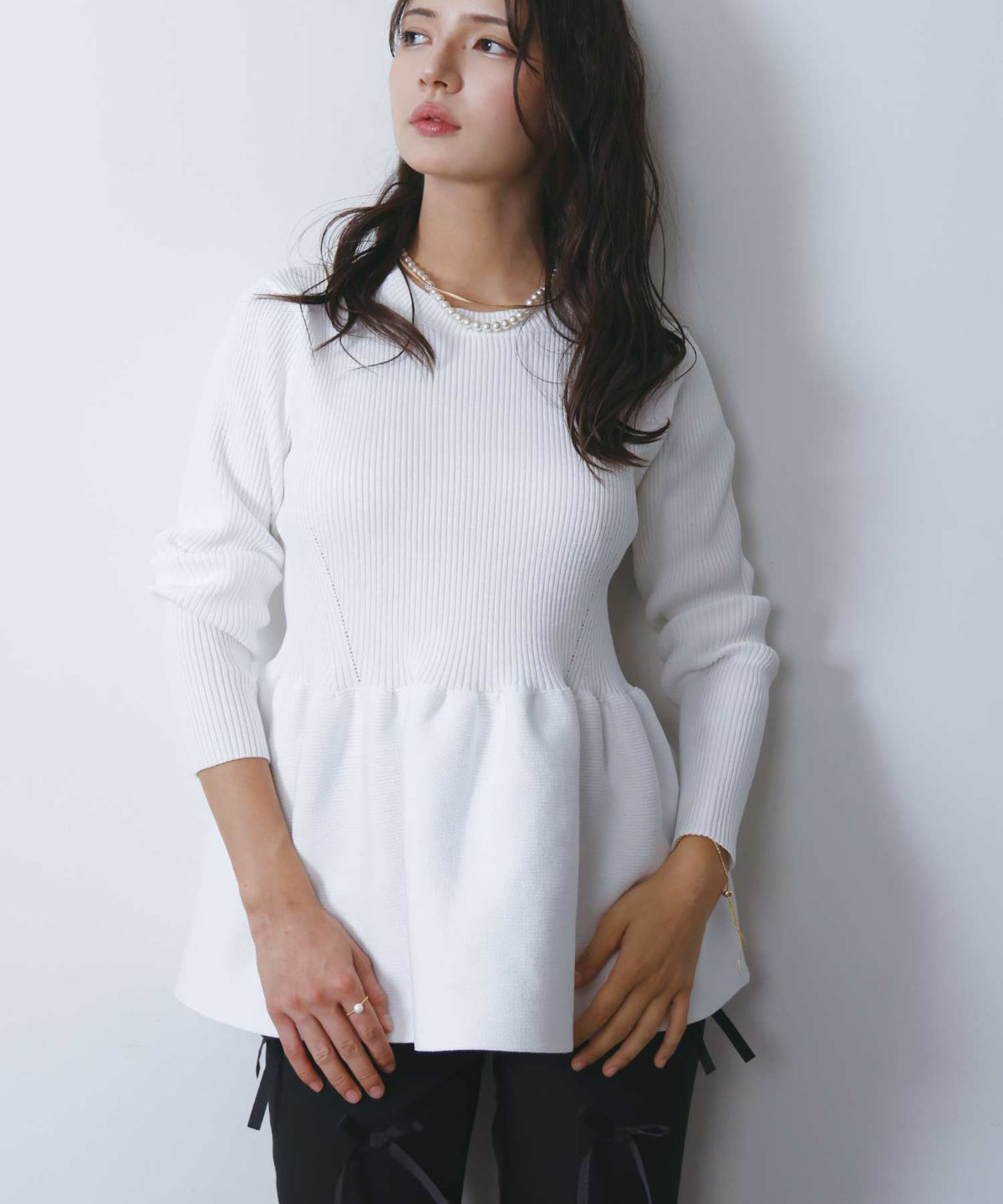 model：H160　着用サイズ：M　オフホワイト