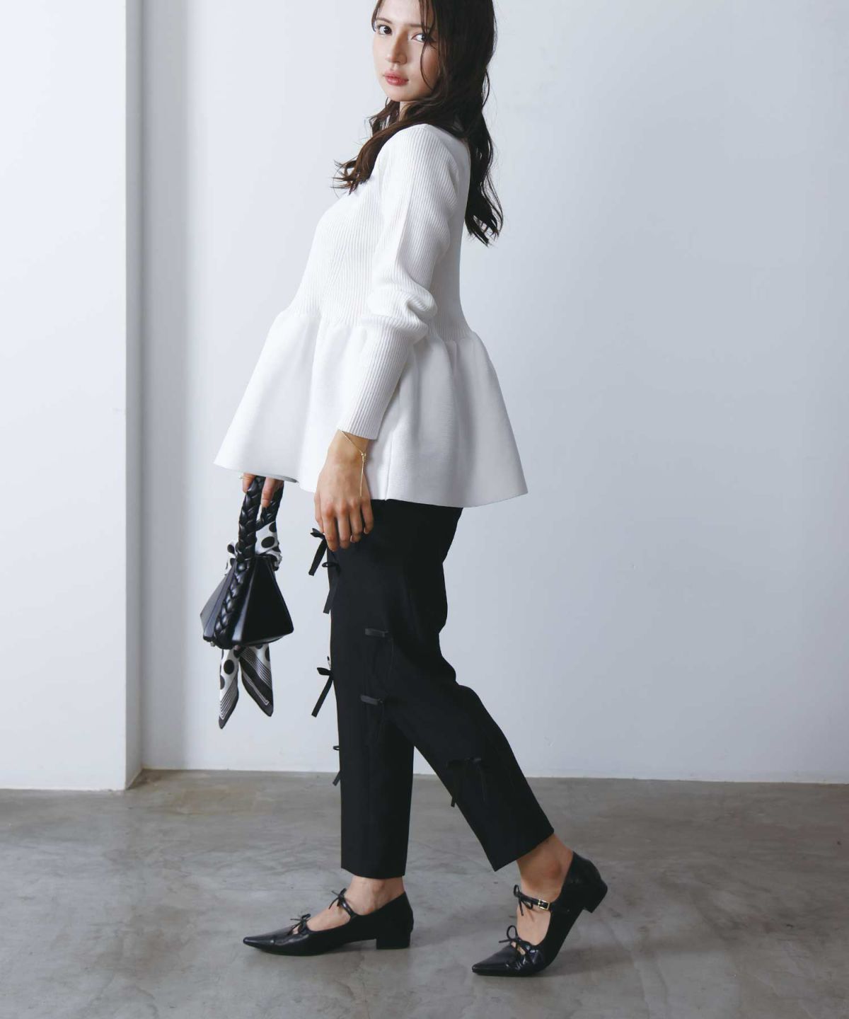 model：H160　着用サイズ：M　オフホワイト