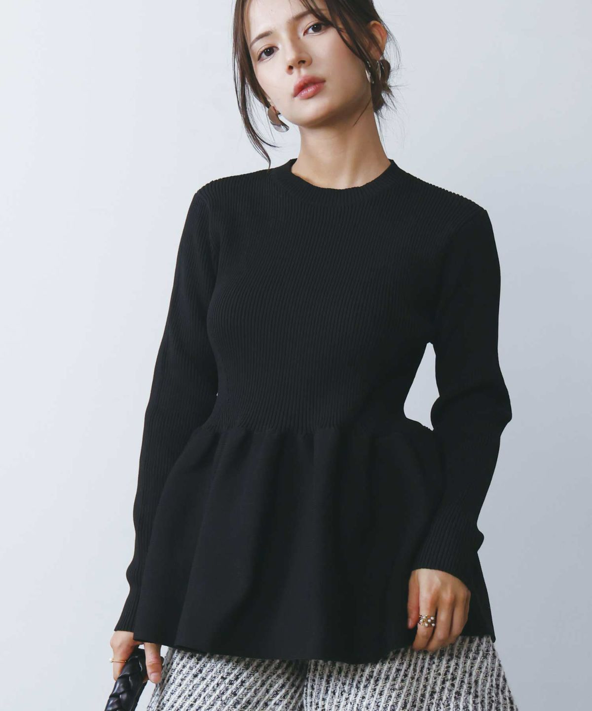 model：H160　着用サイズ：M　ブラック