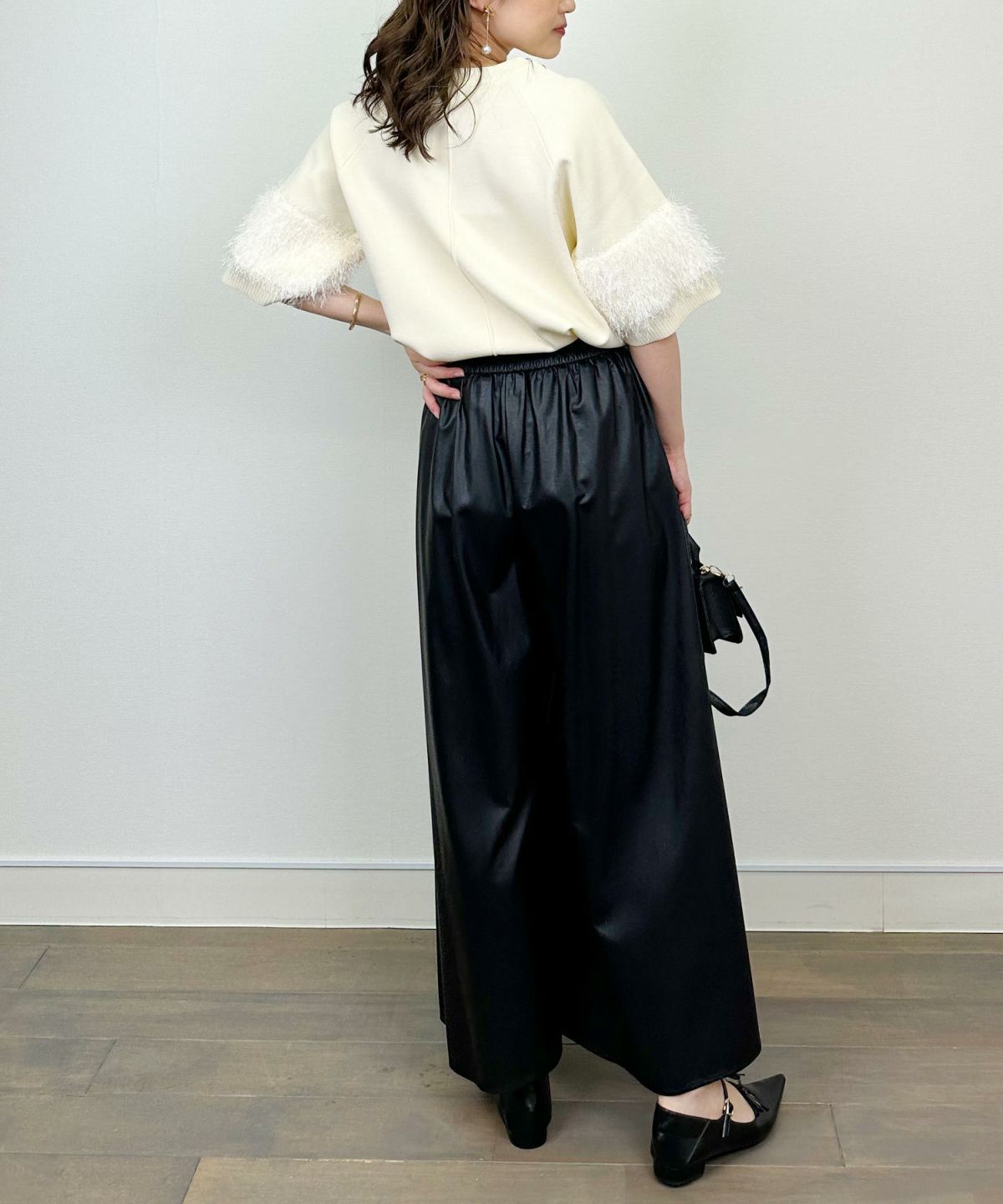 model：H164　着用サイズ：M　アイボリー