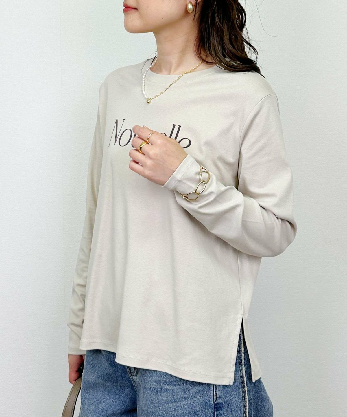 model：H164　着用サイズ：M　グレイッシュベージュ