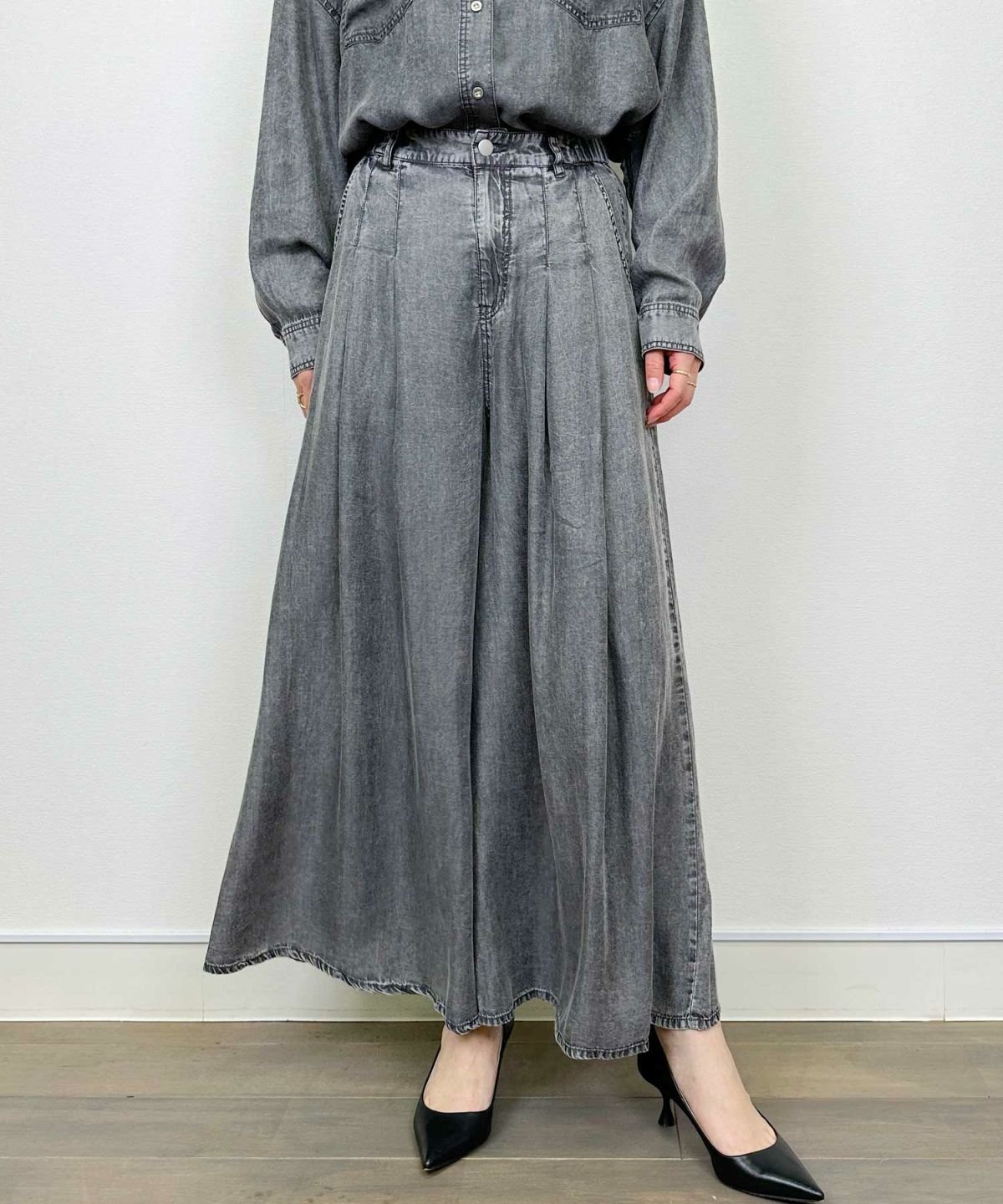 model：H164　着用サイズ：M　チャコールグレー　セットアップで