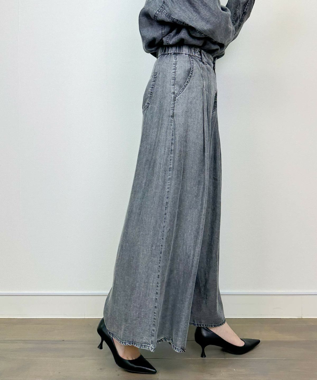 model：H164　着用サイズ：M　チャコールグレー　セットアップで