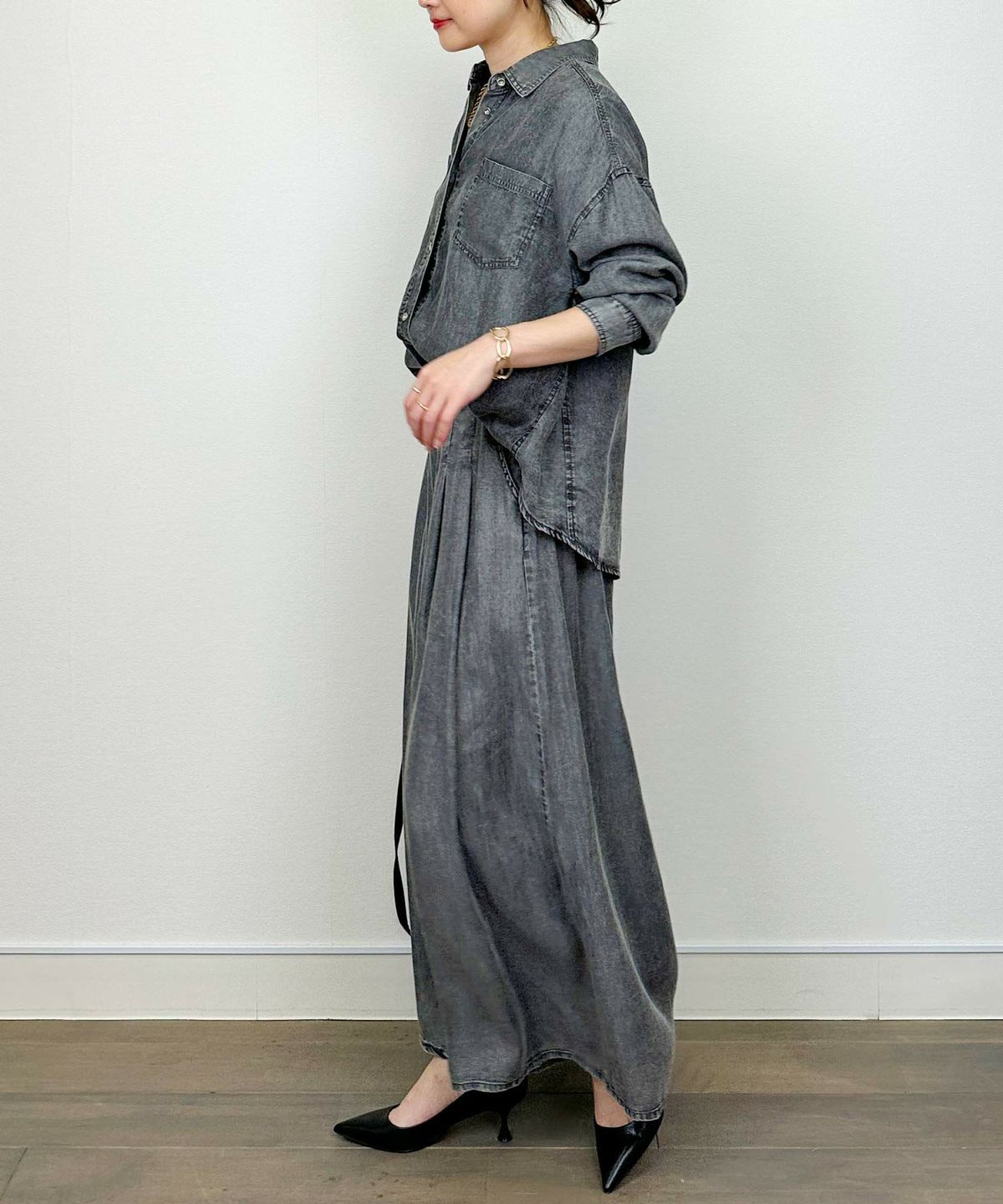 model：H164　着用サイズ：M　チャコールグレー　セットアップで