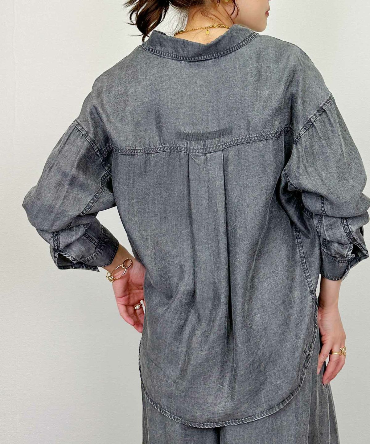 model：H164　着用サイズ：M　チャコールグレー　セットアップで