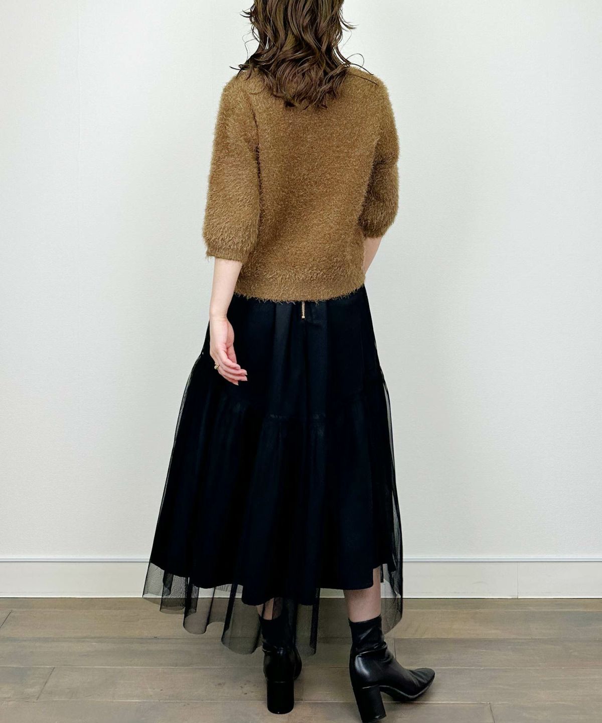 model：H164　着用サイズ：M　モカ