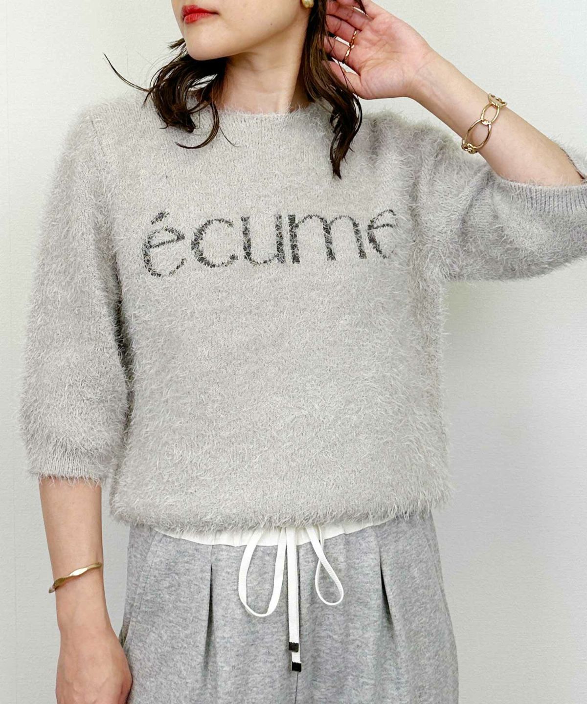 model：H164　着用サイズ：M　グレイッシュベージュ