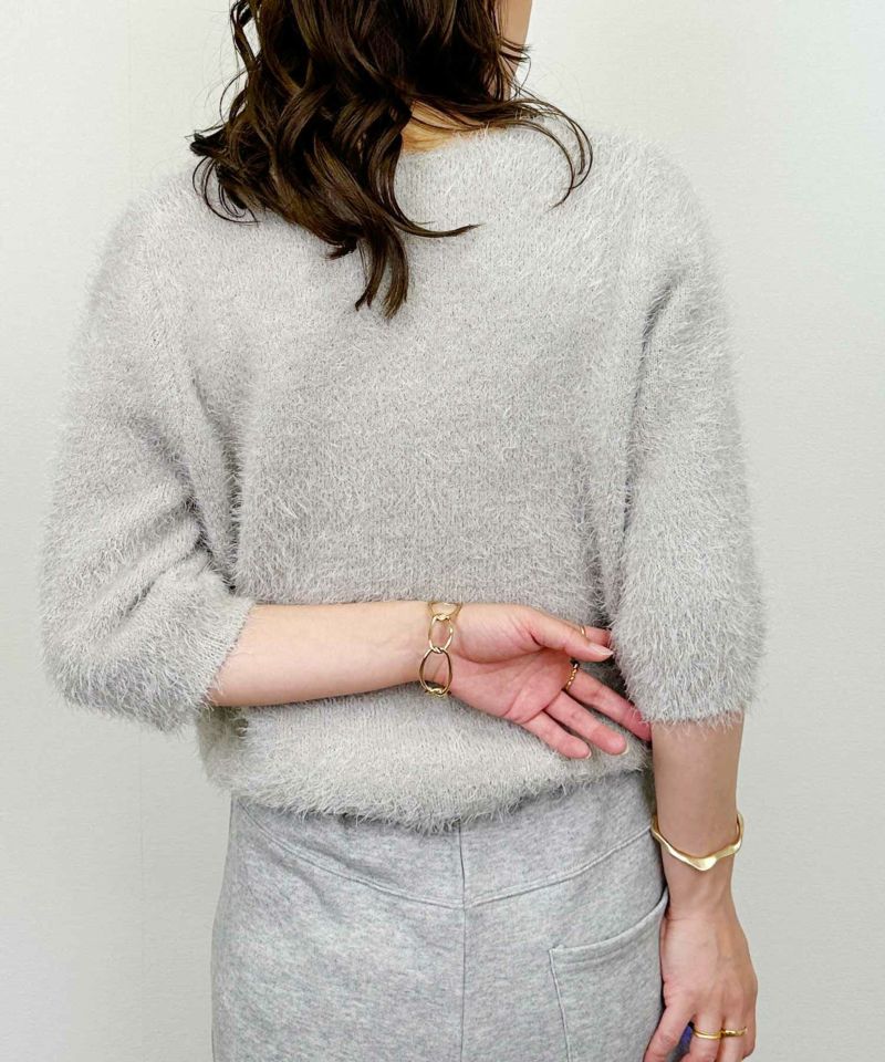 model：H164　着用サイズ：M　グレイッシュベージュ