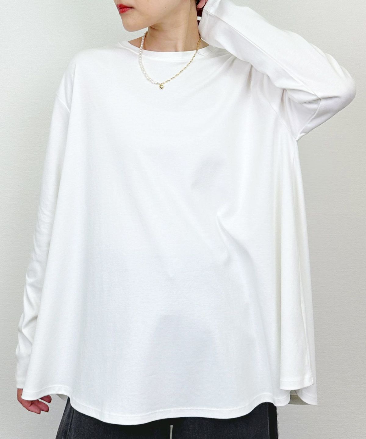 model：H164　着用サイズ：M　オフホワイト