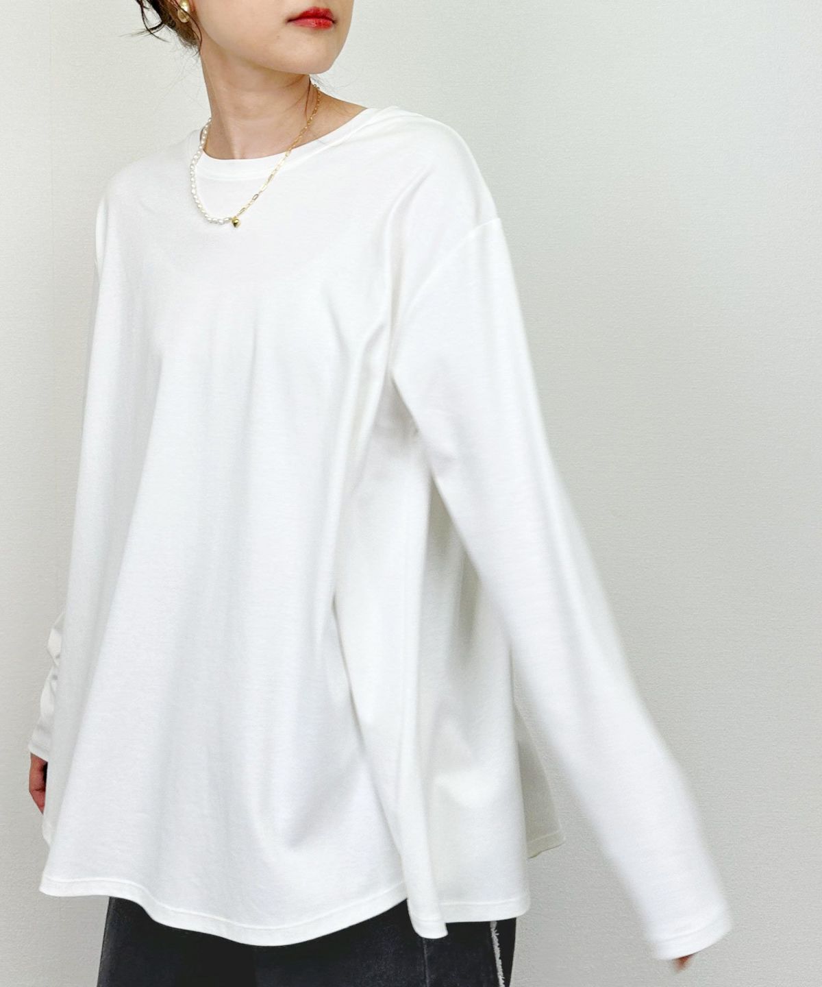 model：H164　着用サイズ：M　オフホワイト