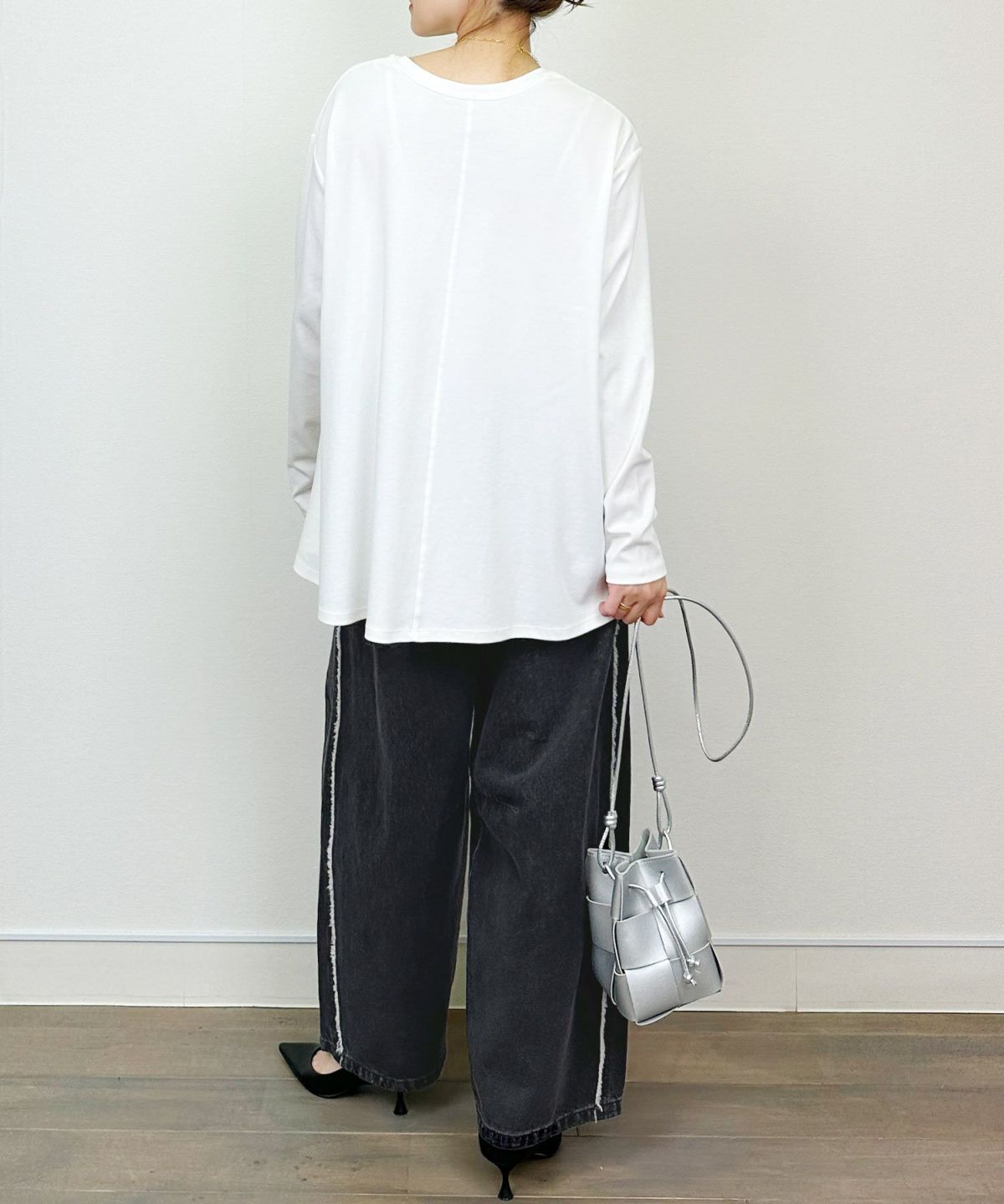 model：H164　着用サイズ：M　オフホワイト