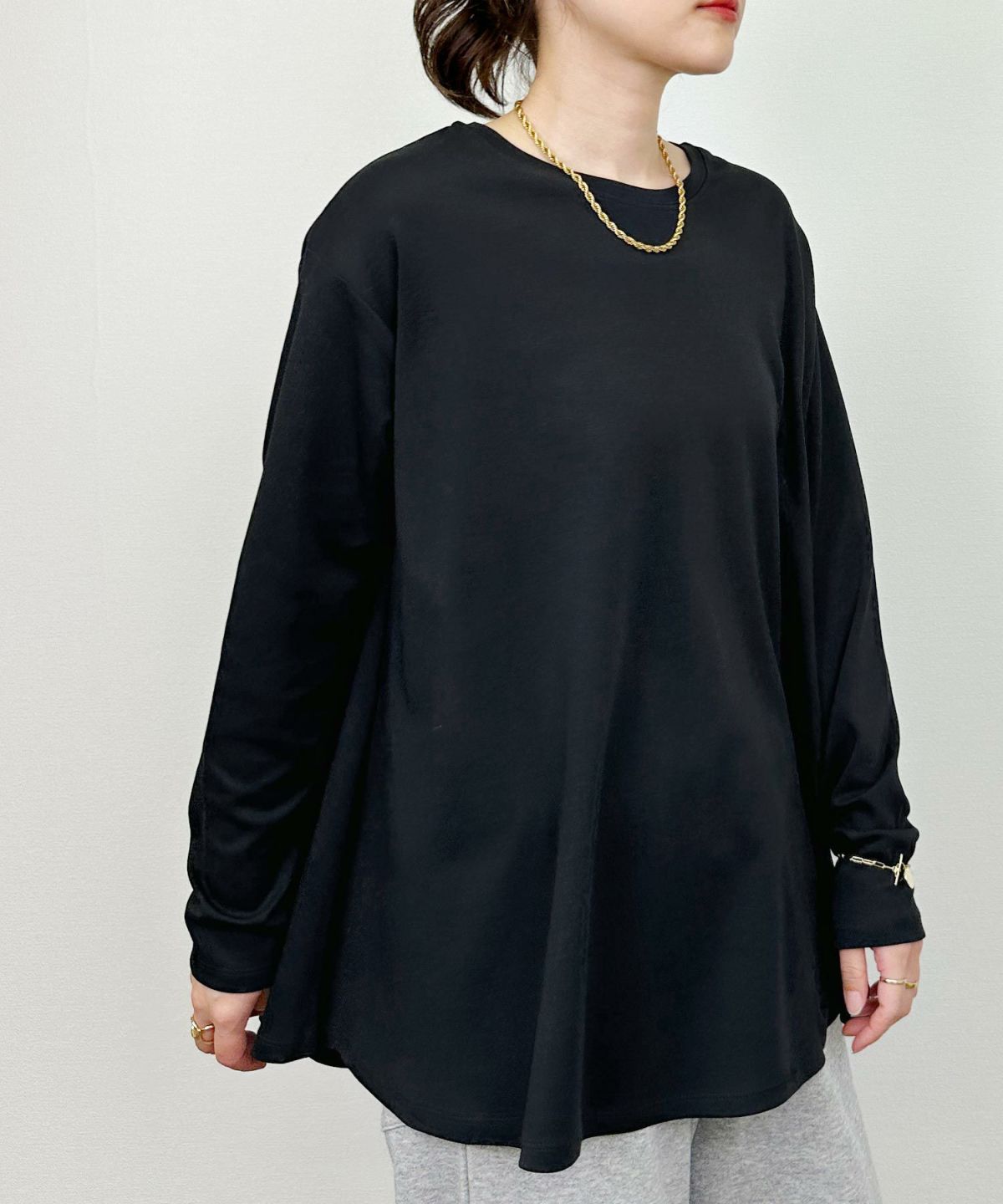 model：H164　着用サイズ：M　ブラック