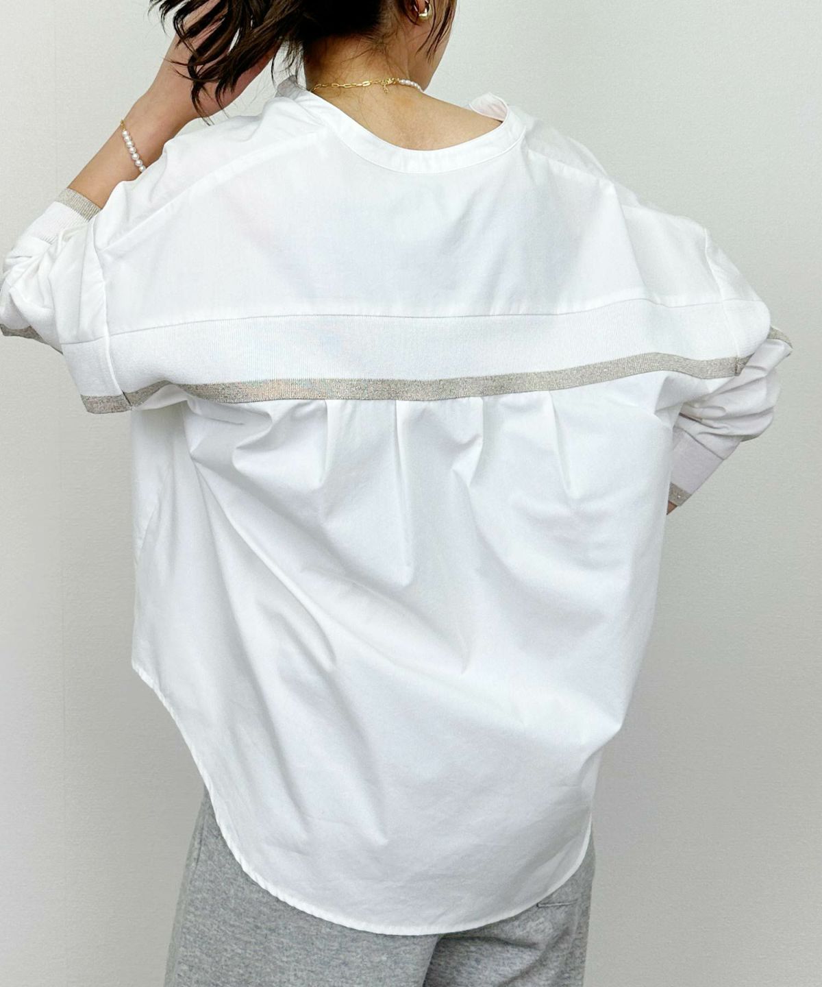 model：H164　着用サイズ：M　オフホワイト