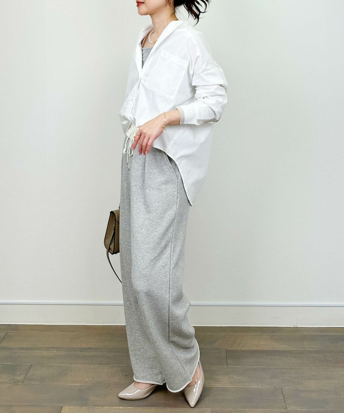 model：H164　着用サイズ：M　オフホワイト