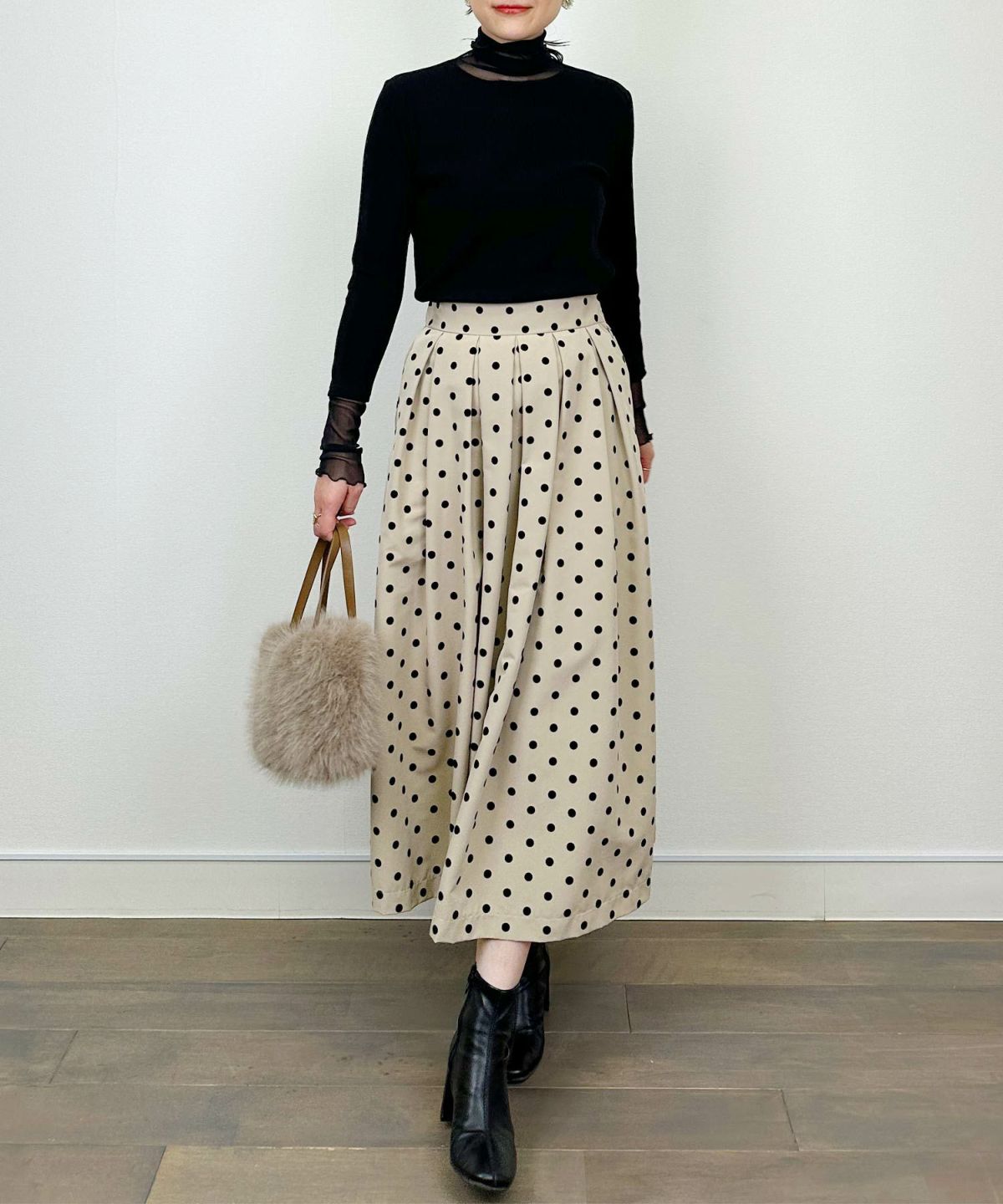 model：H164　着用サイズ：M　ブラック