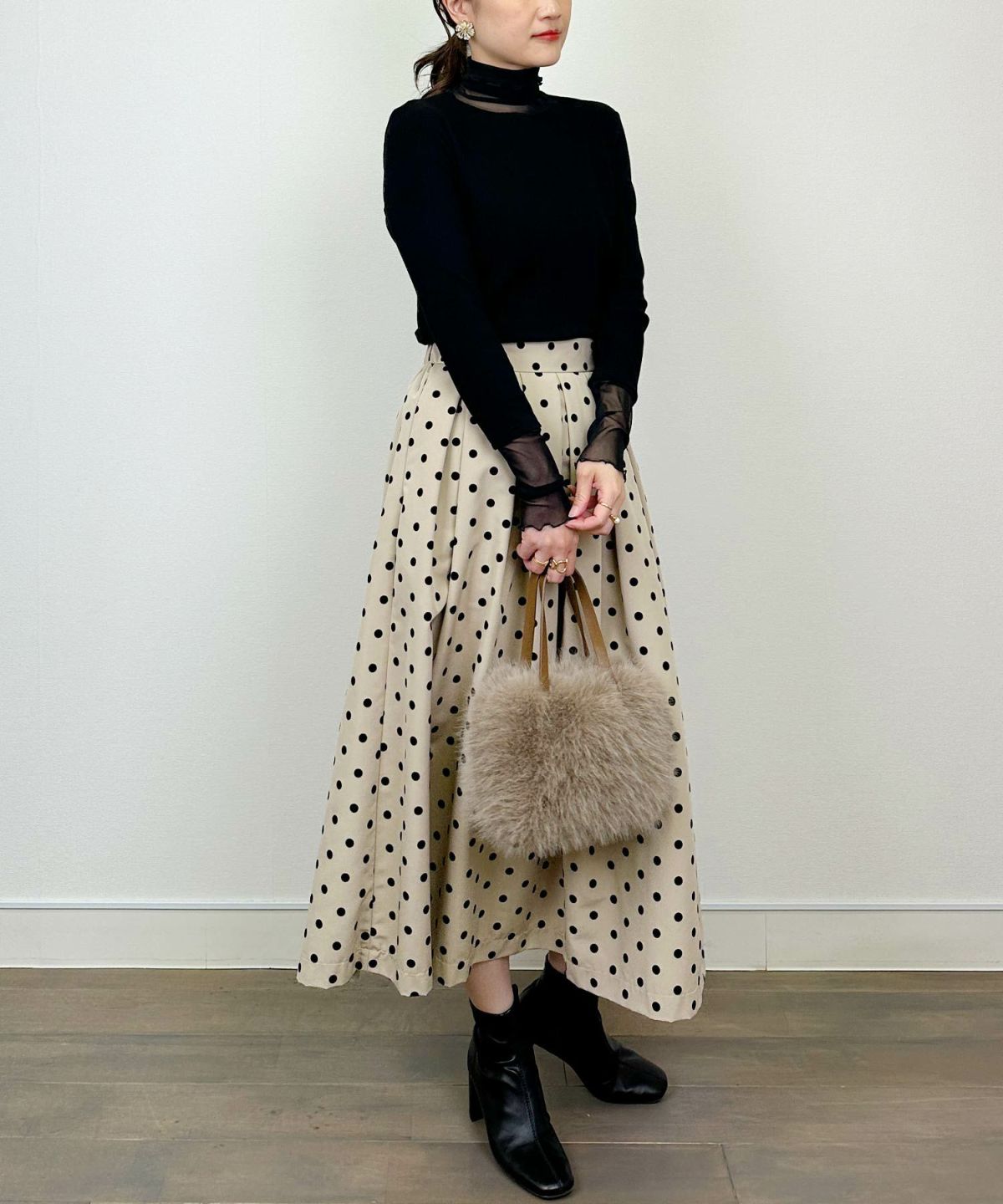 model：H164　着用サイズ：M　ブラック