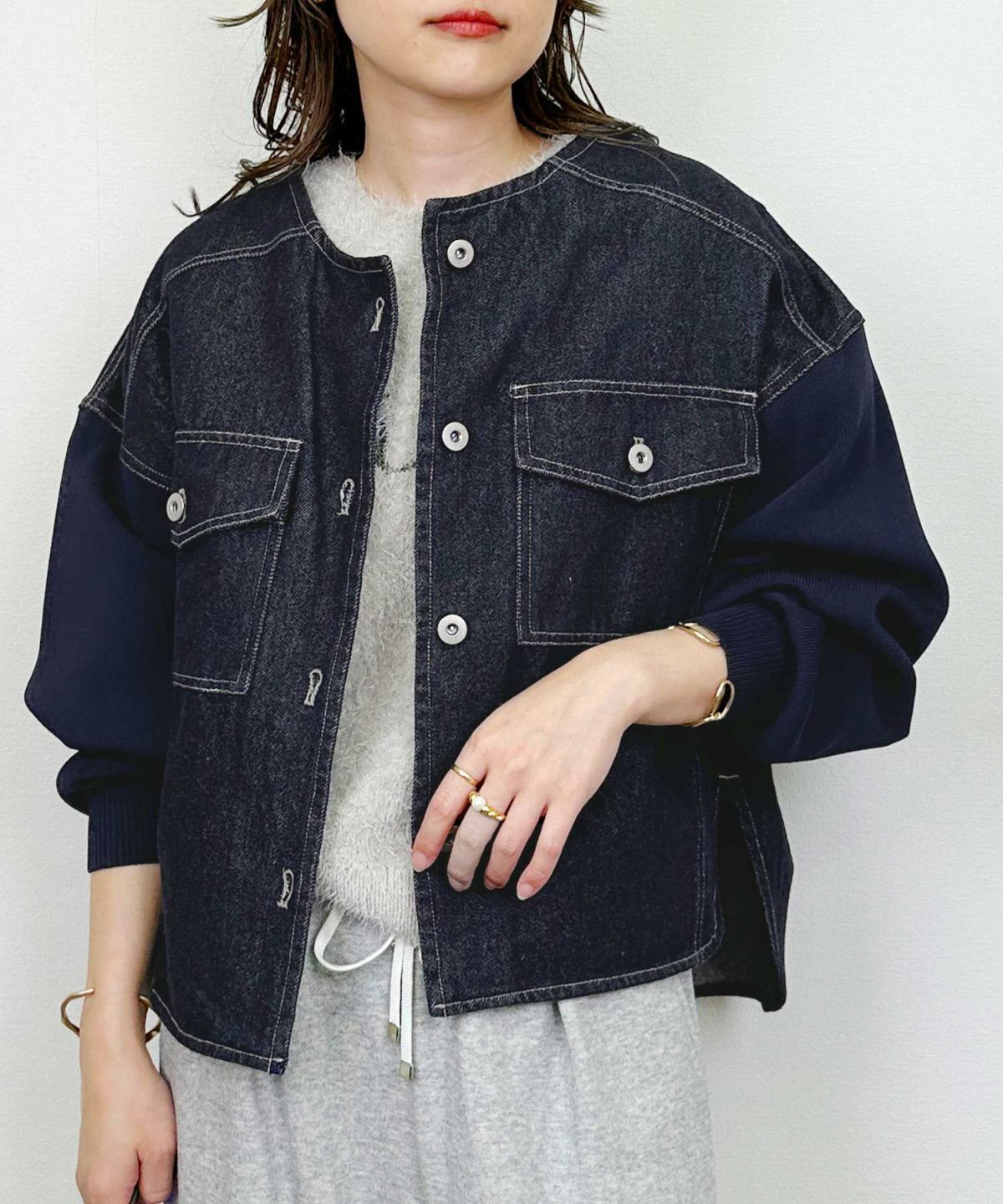 model：H164　着用サイズ：M　ネイビー　襟なし