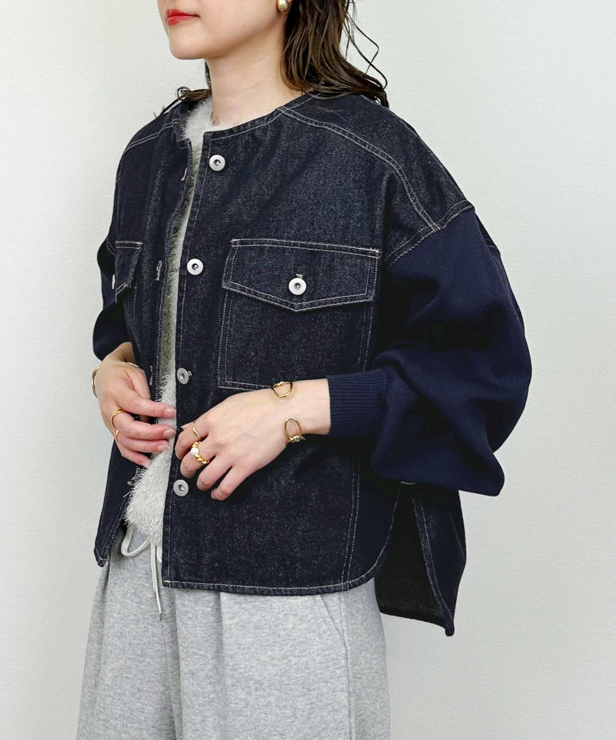 model：H164　着用サイズ：M　ネイビー　襟なし