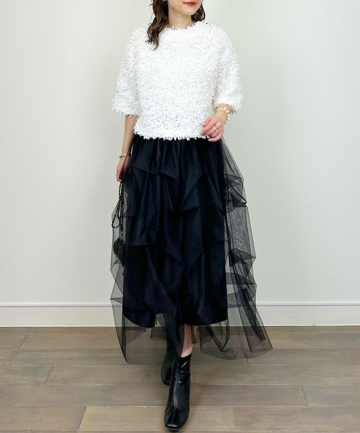 model：H164　着用サイズ：M　オフホワイト