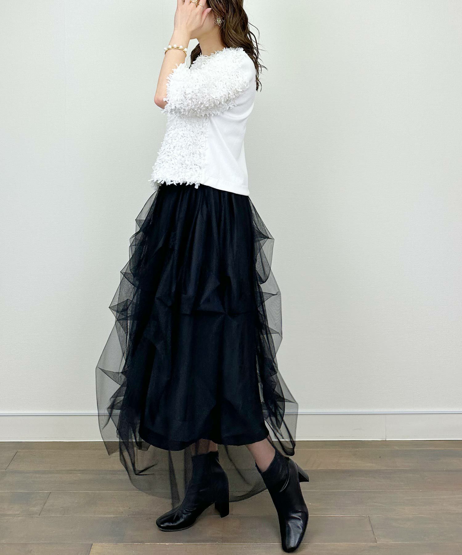 model：H164　着用サイズ：M　オフホワイト