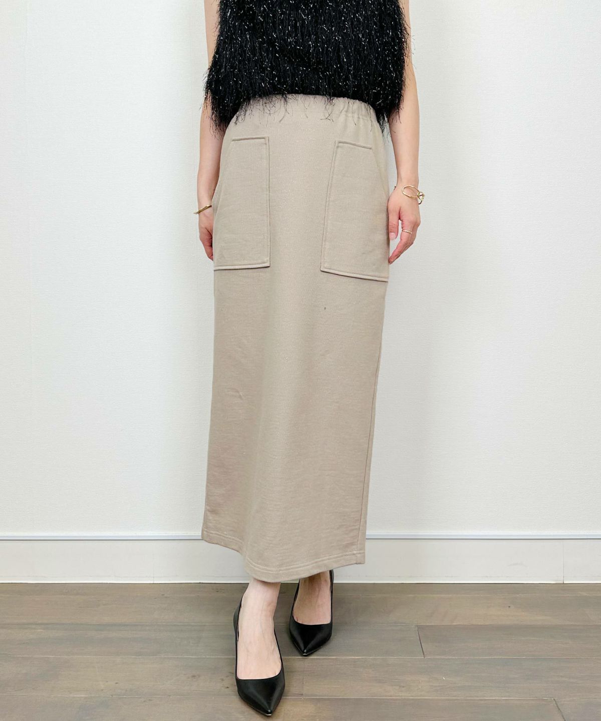 model：H164　着用サイズ：M　モカ