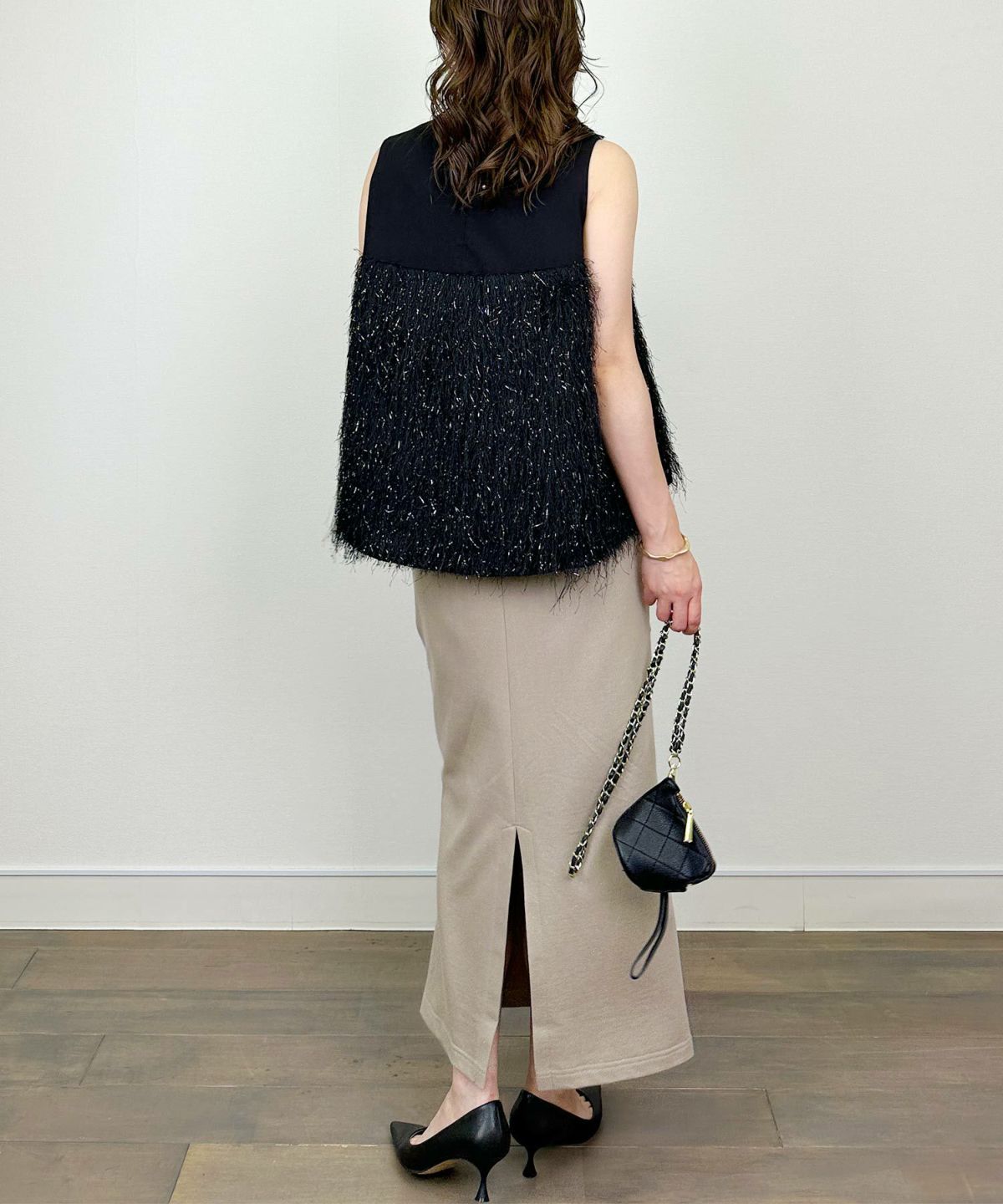 model：H164　着用サイズ：M　モカ