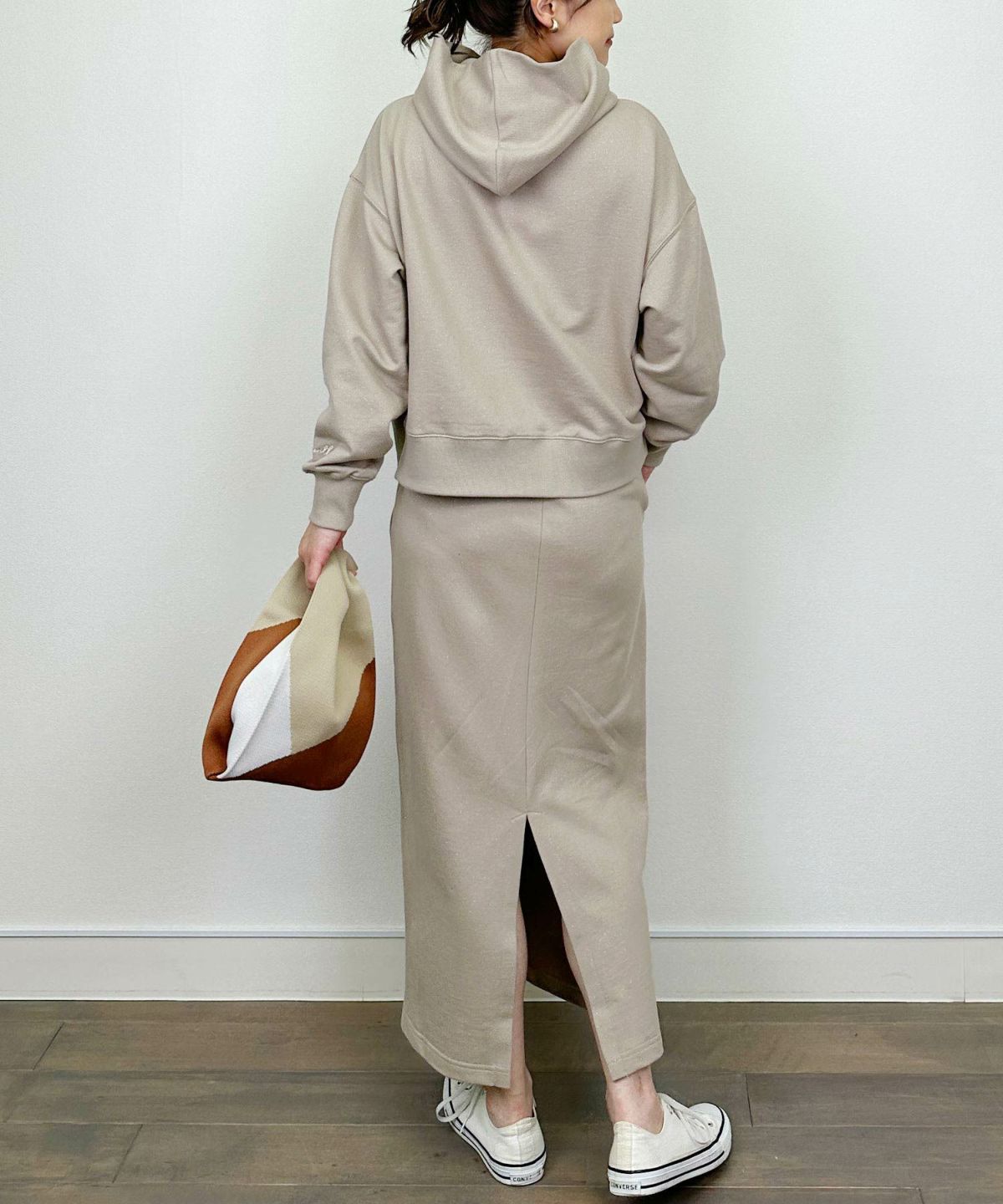 model：H164　着用サイズ：M　モカ　セットアップで