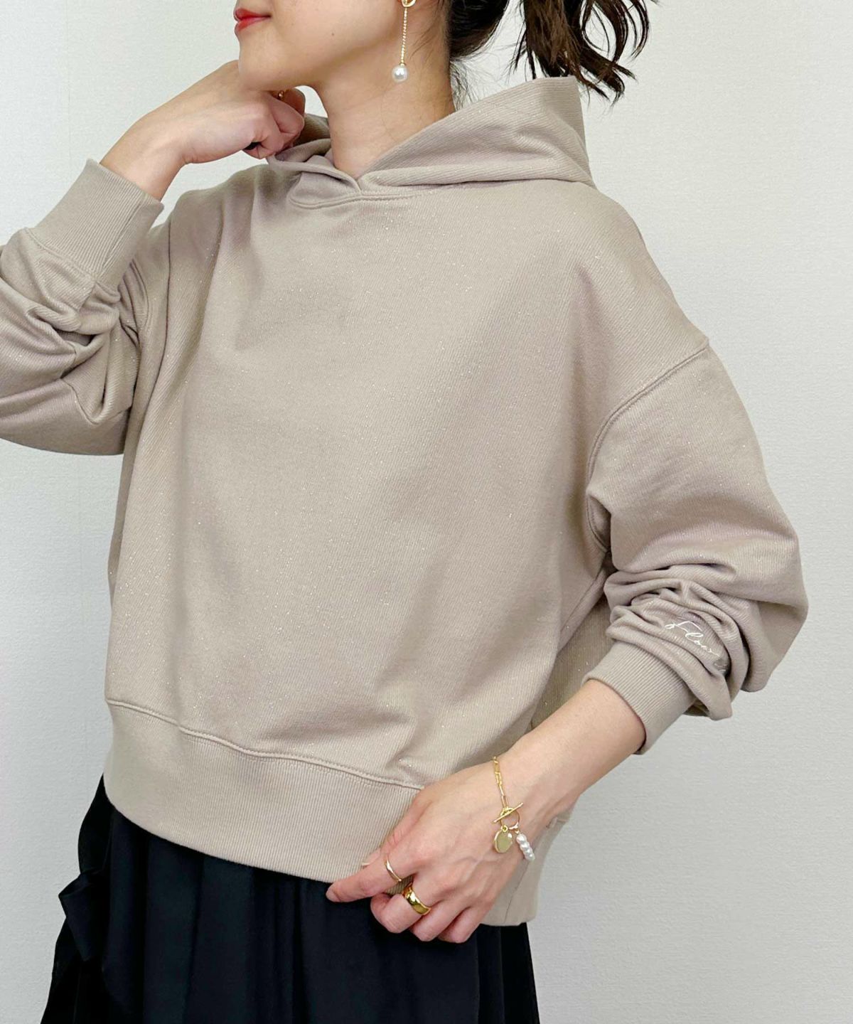 model：H164　着用サイズ：M　モカ