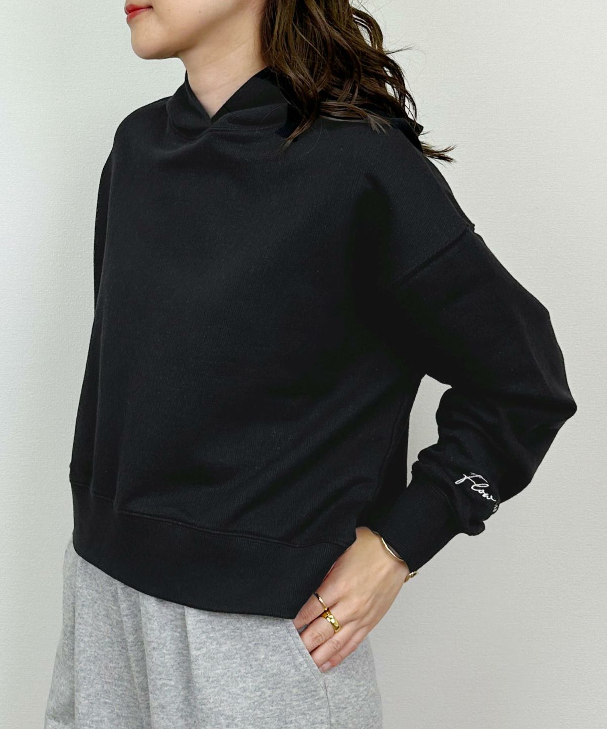 model：H164　着用サイズ：M　ブラック