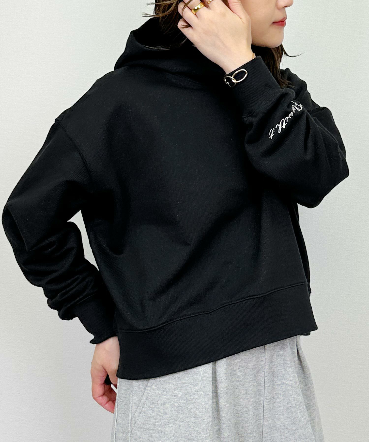 model：H164　着用サイズ：M　ブラック