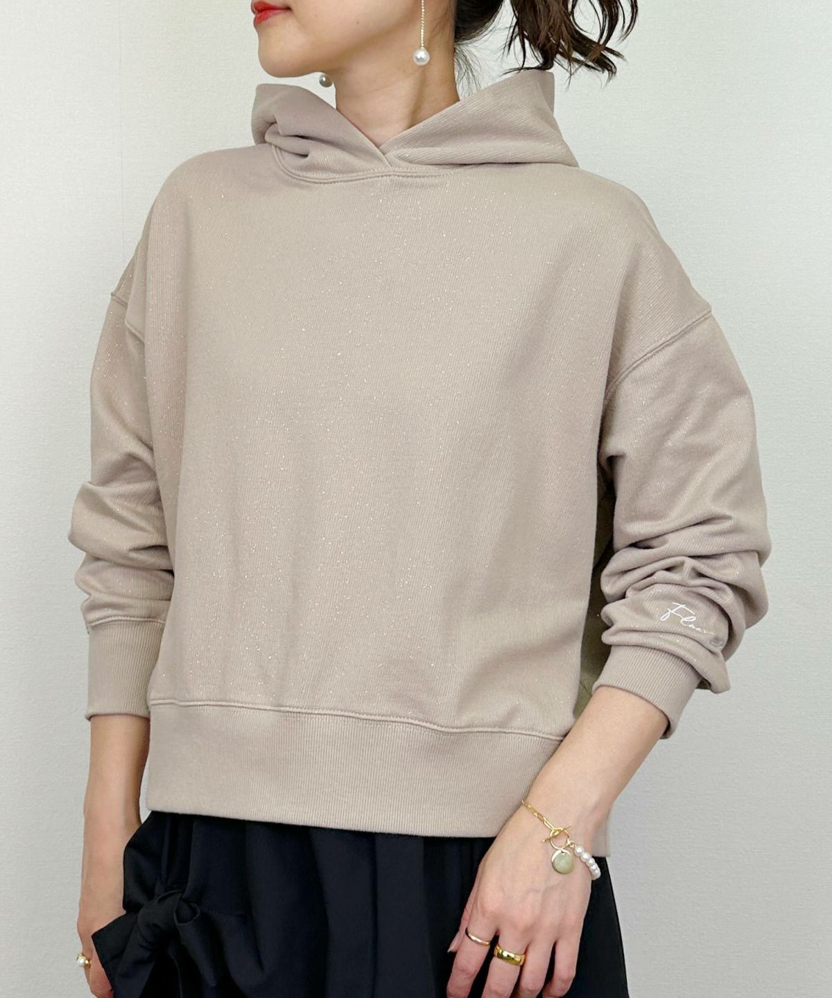 model：H164　着用サイズ：M　モカ